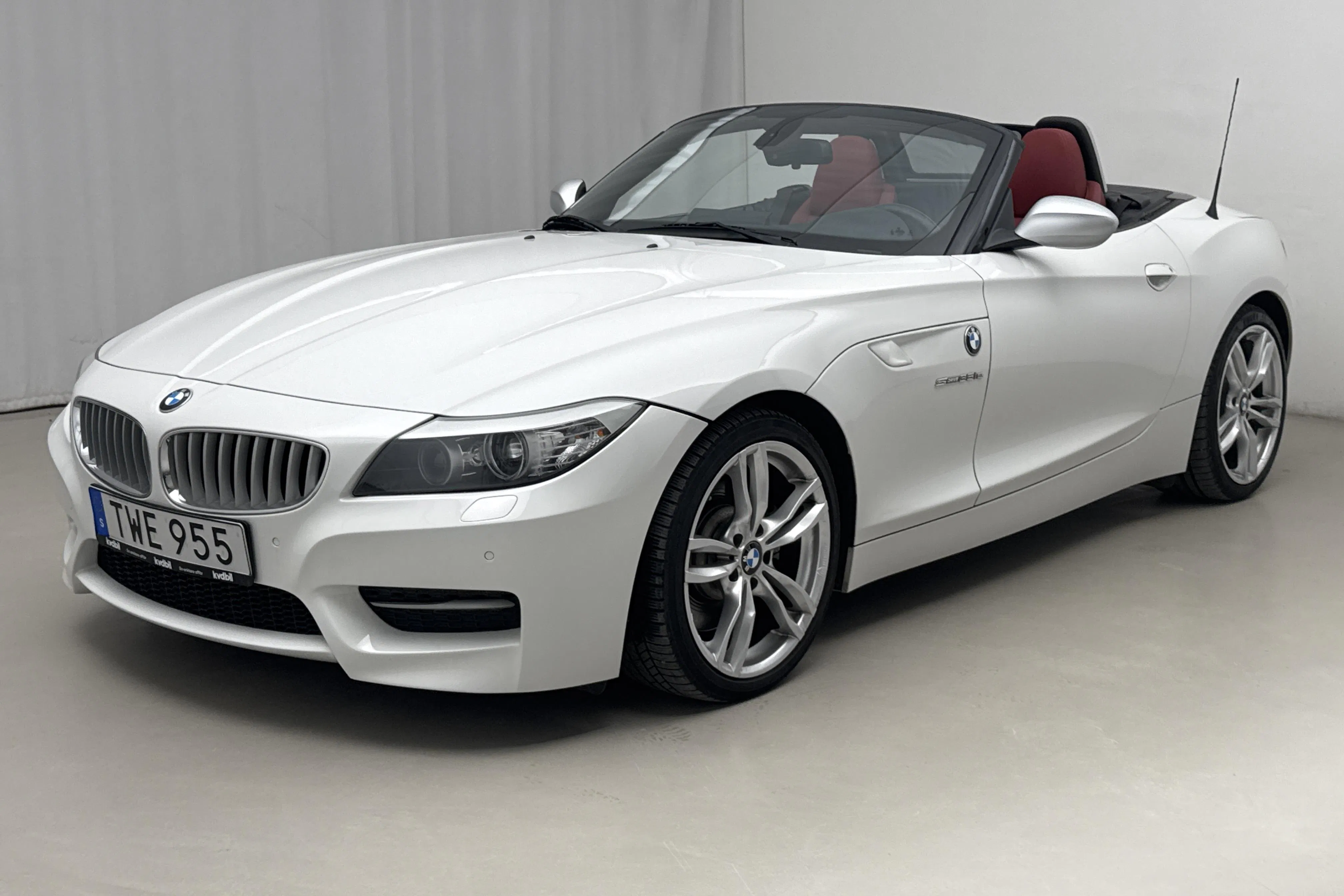 Presentation photo 1 of 18: BMW Z4 sDrive 35is Roadster (340hk) - 91 360 km - Automatic - white - 2010