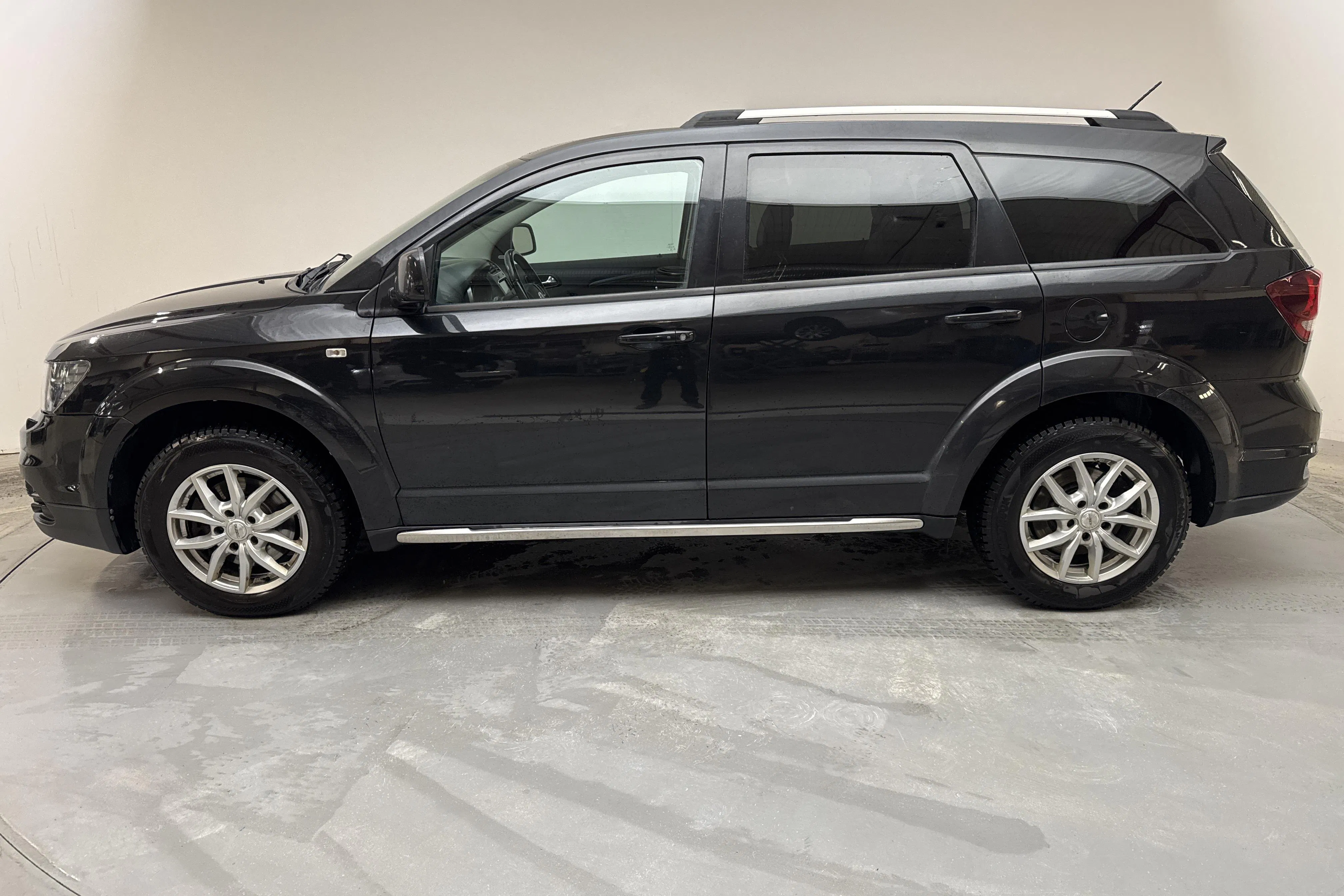 Presentation photo 2 of 18: Fiat Freemont 2.0 Multijet AWD (170hk) - 160 400 km - Automatic - black - 2015