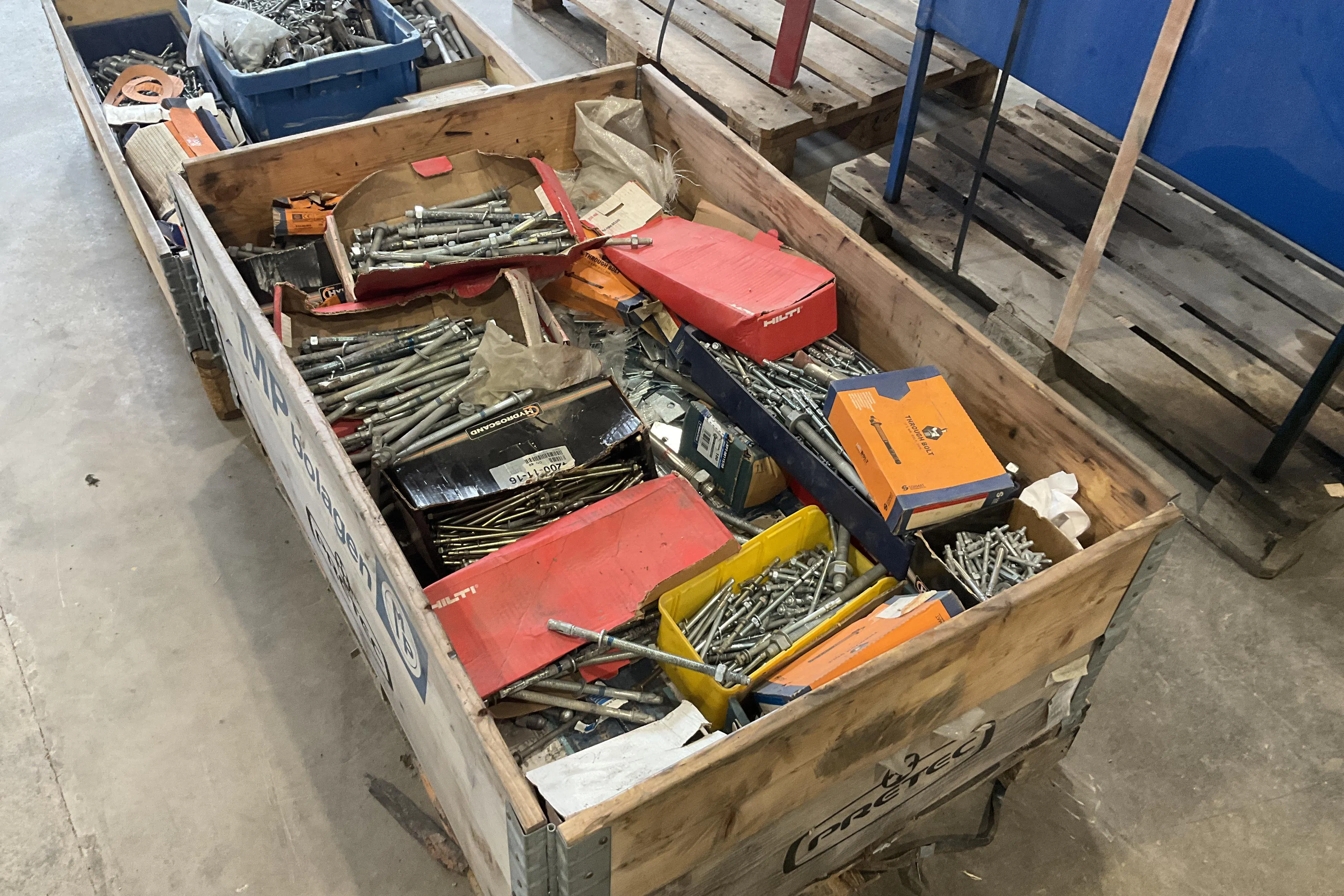 Presentation photo 1 of 23: Smådelstvätt Blästerskåp + 2 pall expander mm - 0 km