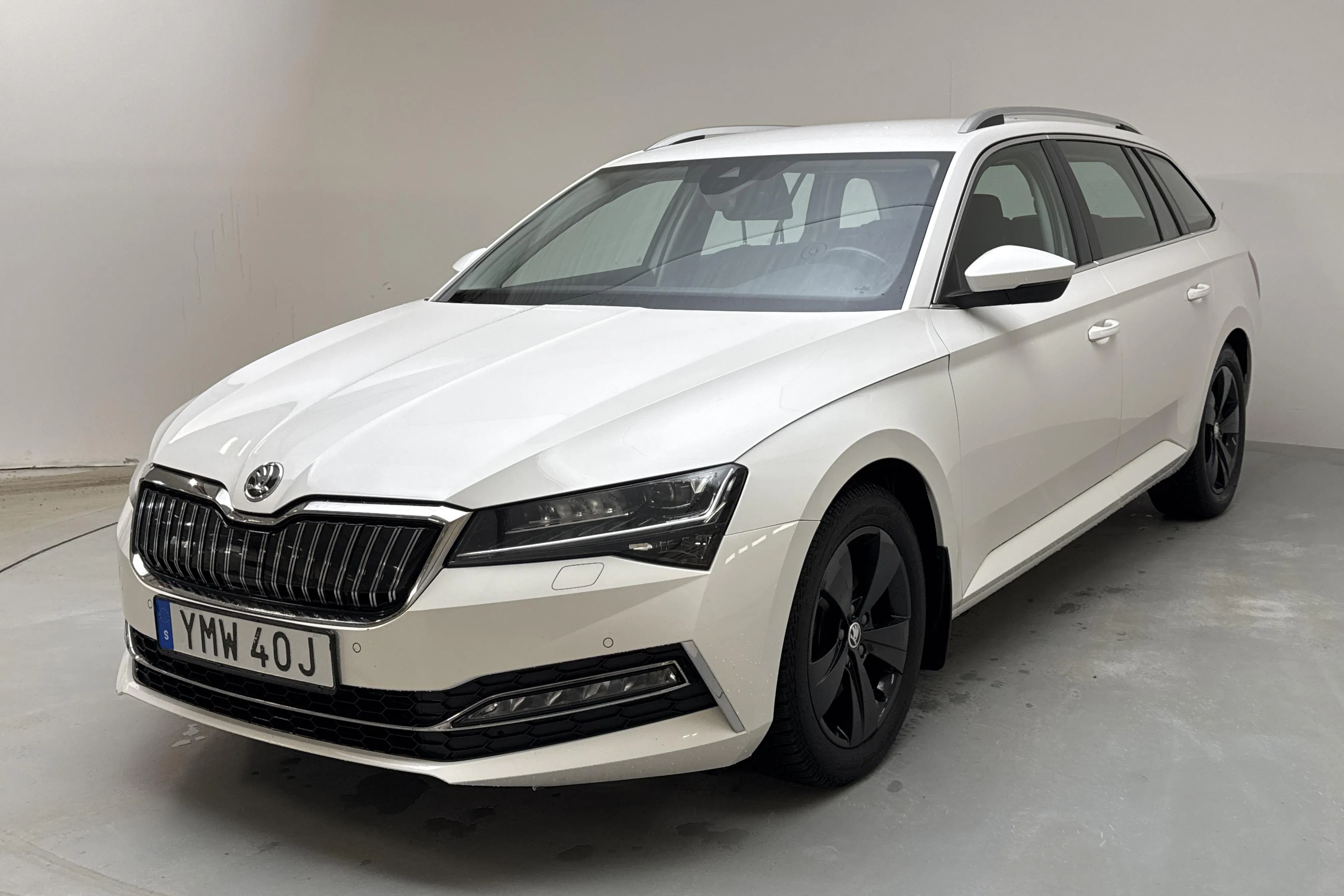 Esittelykuva 1 osoitteesta 17: Skoda Superb 1.4 TSI PHEV Kombi (218hk) - 193 080 km - Automaattinen - valkoinen - 2021