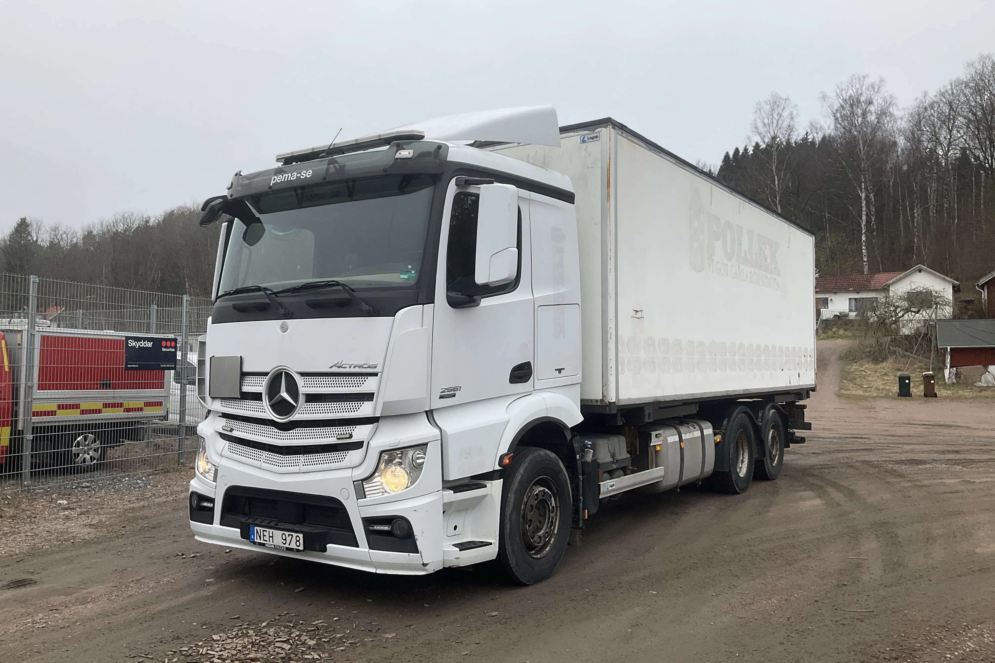 Presentationsfoto 1 av 39: MERCEDES ACTROS 2551 - 275 977 km - Automat - vit - 2013