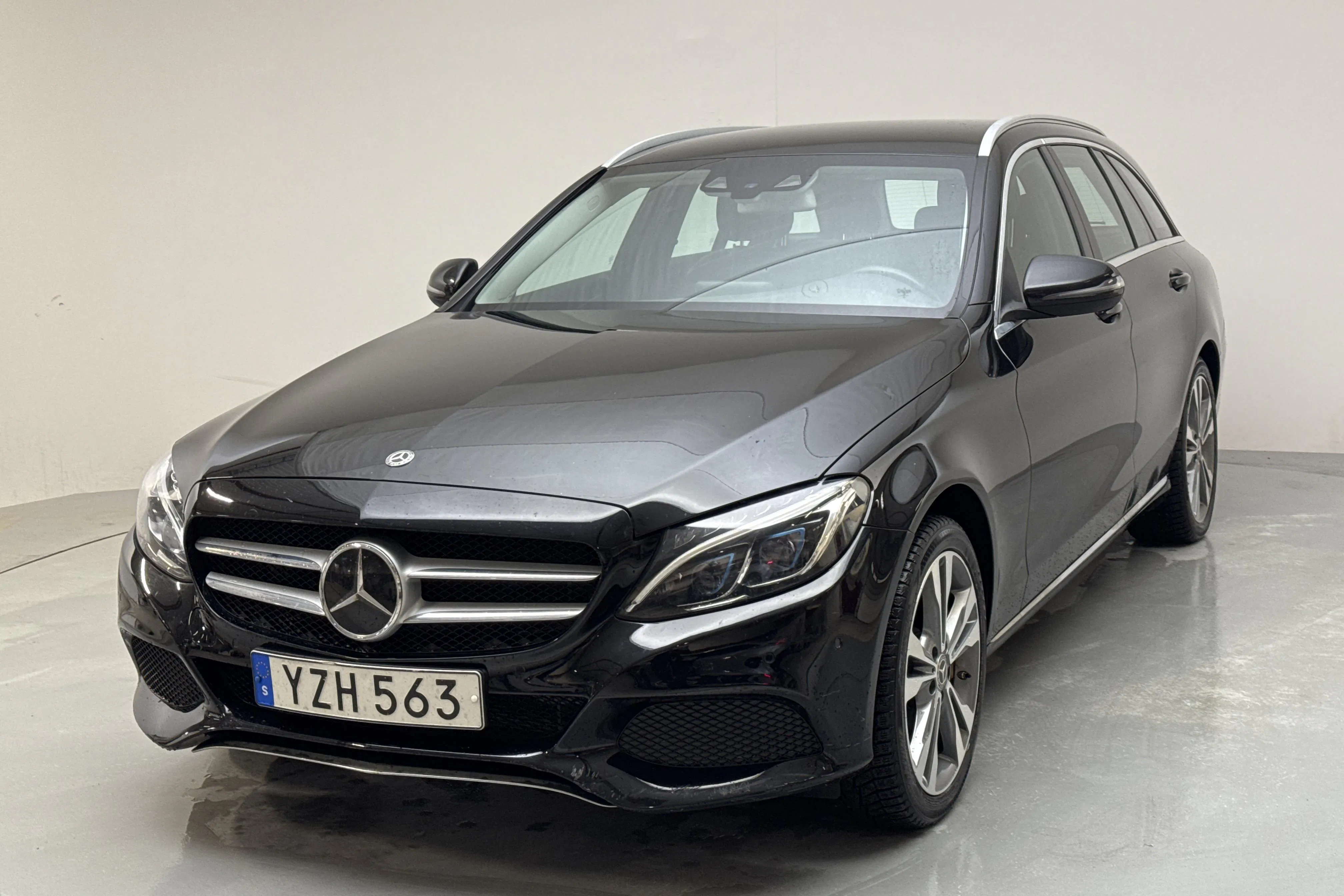 Presentation photo 1 of 16: Mercedes C 350 e Kombi S205 (211hk) - 130 230 km - Automatic - black - 2018