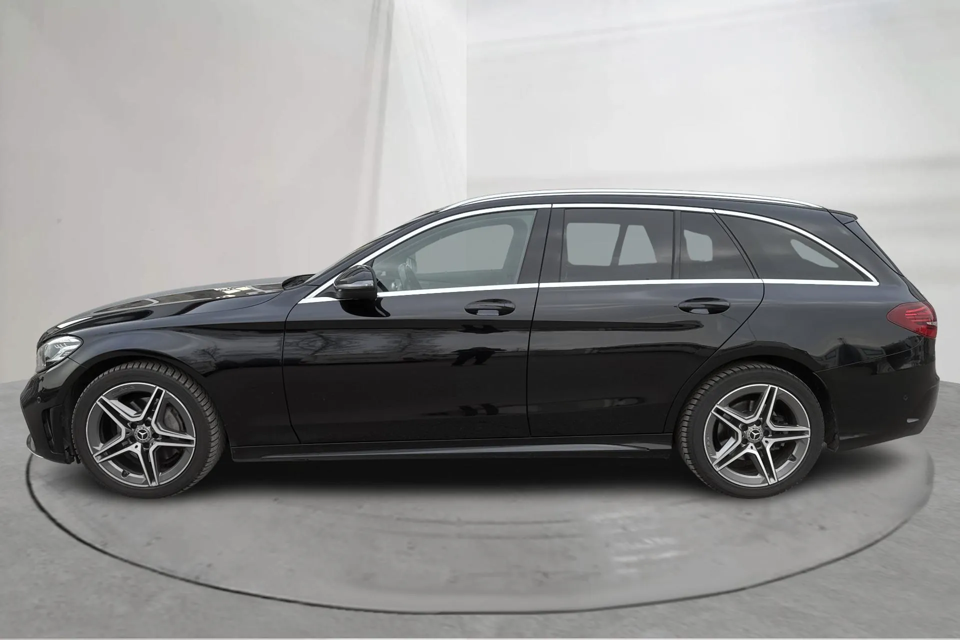 Presentationsfoto 2 av 17: Mercedes C 200 d Kombi S205 (160hk) - 10 705 mil - Automat - svart - 2020