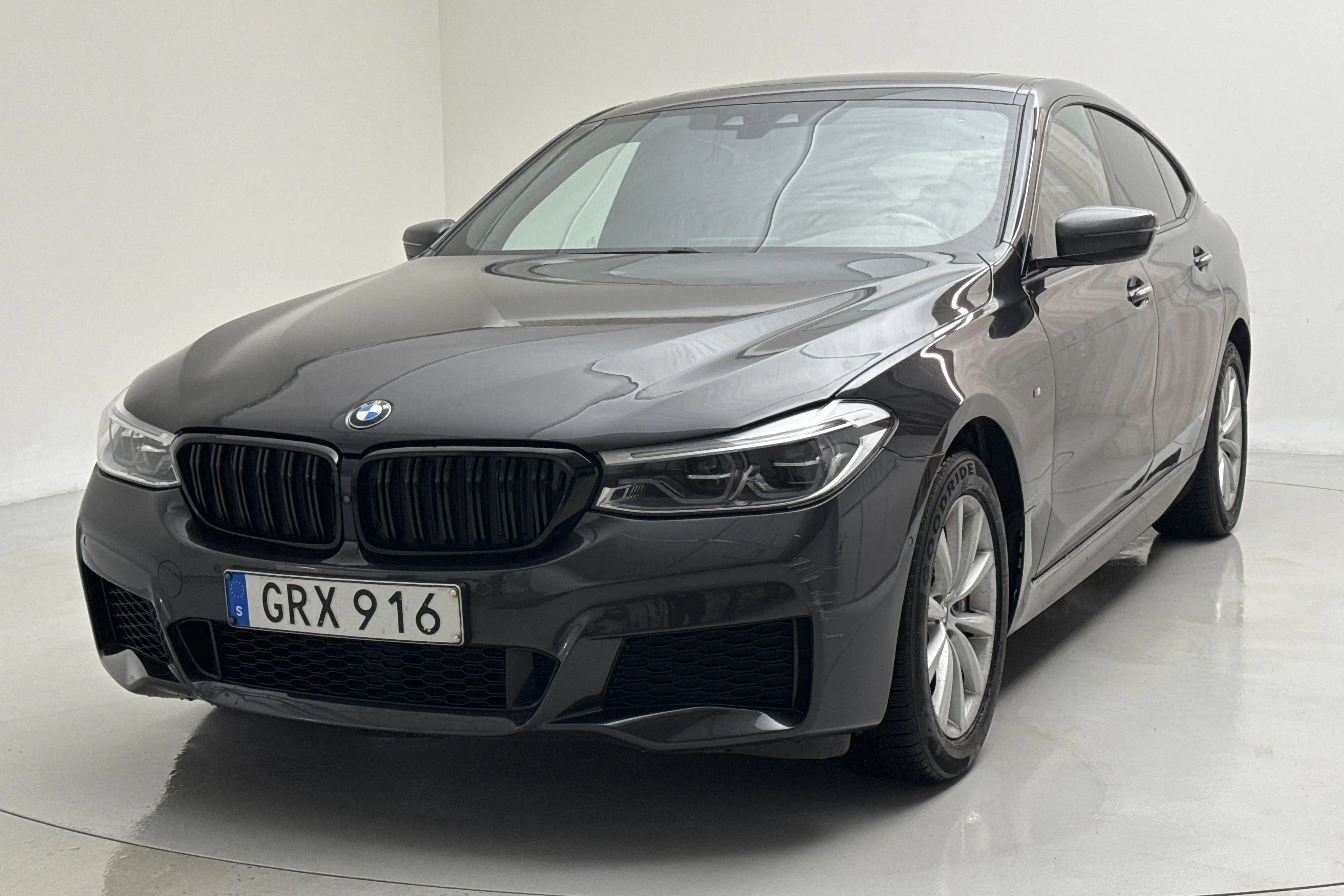 Präsentationsfoto 1 von 20: BMW 630i GT, G32 (258hk) - 152 460 Kilometer - Verkaufsautomat - grau - 2018