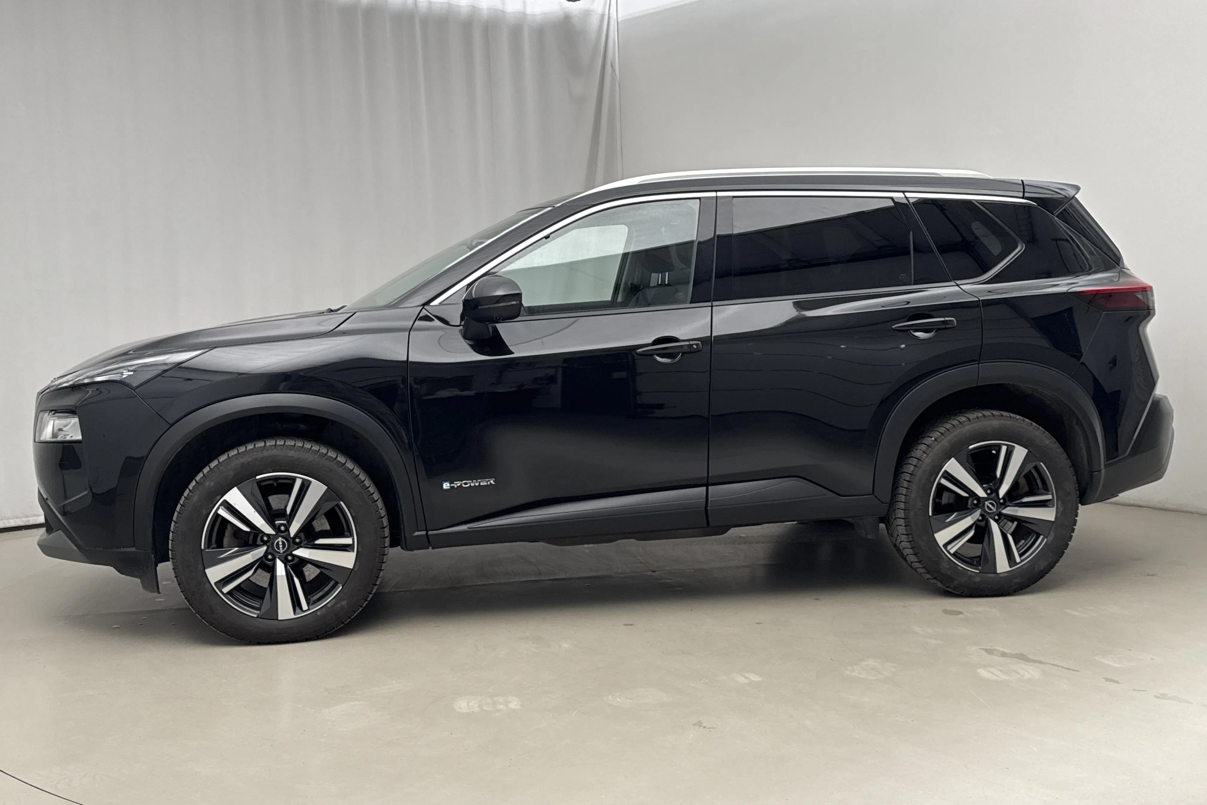 Presentation photo 2 of 20: Nissan X-Trail e-Power (204hk) - 71 210 km - Automatic - black - 2023