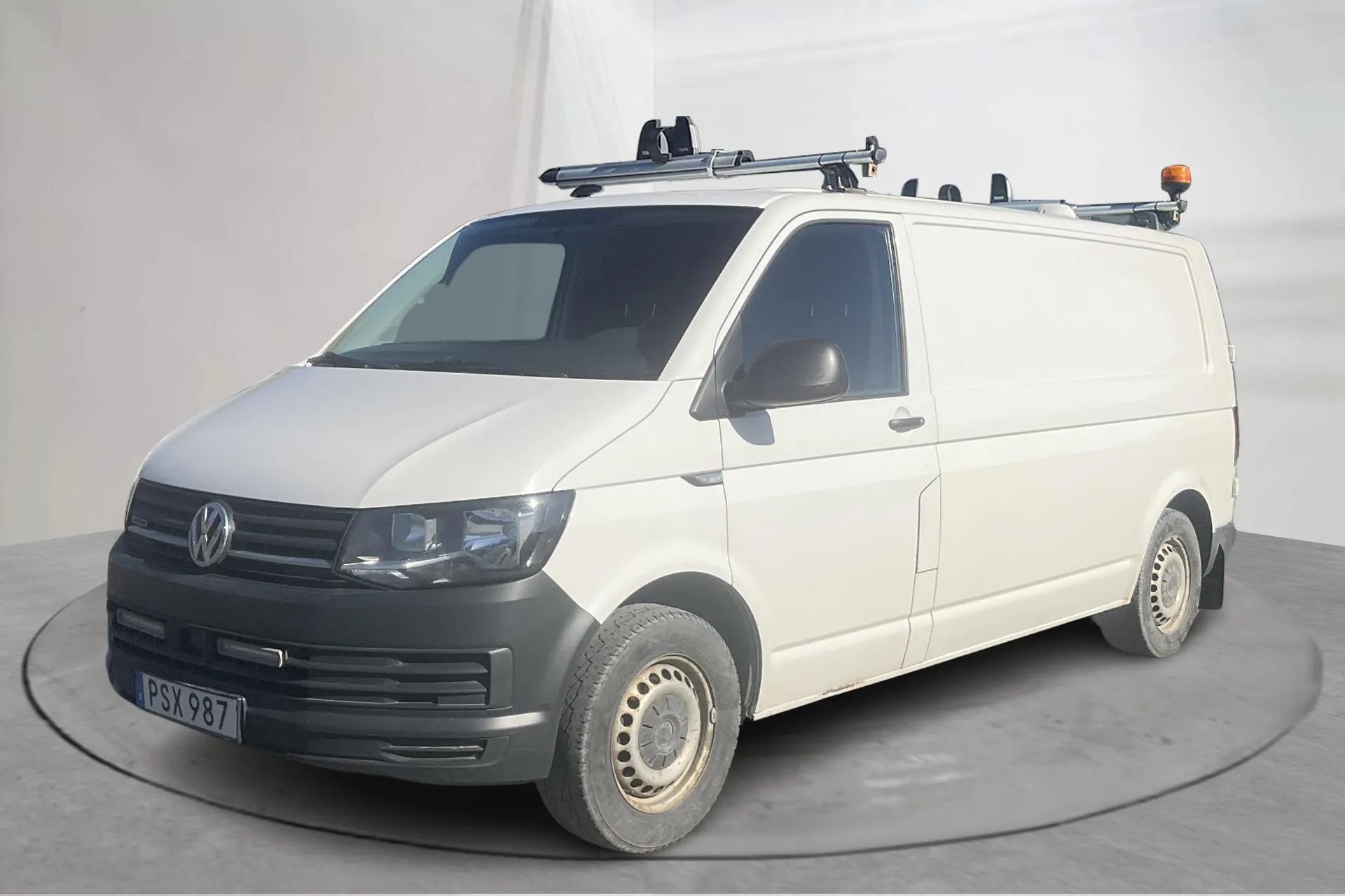 Presentation photo 1 of 13: VW Transporter T6 2.0 TDI BMT Skåp 4MOTION (150hk) - 252 210 km - Manual - white - 2017