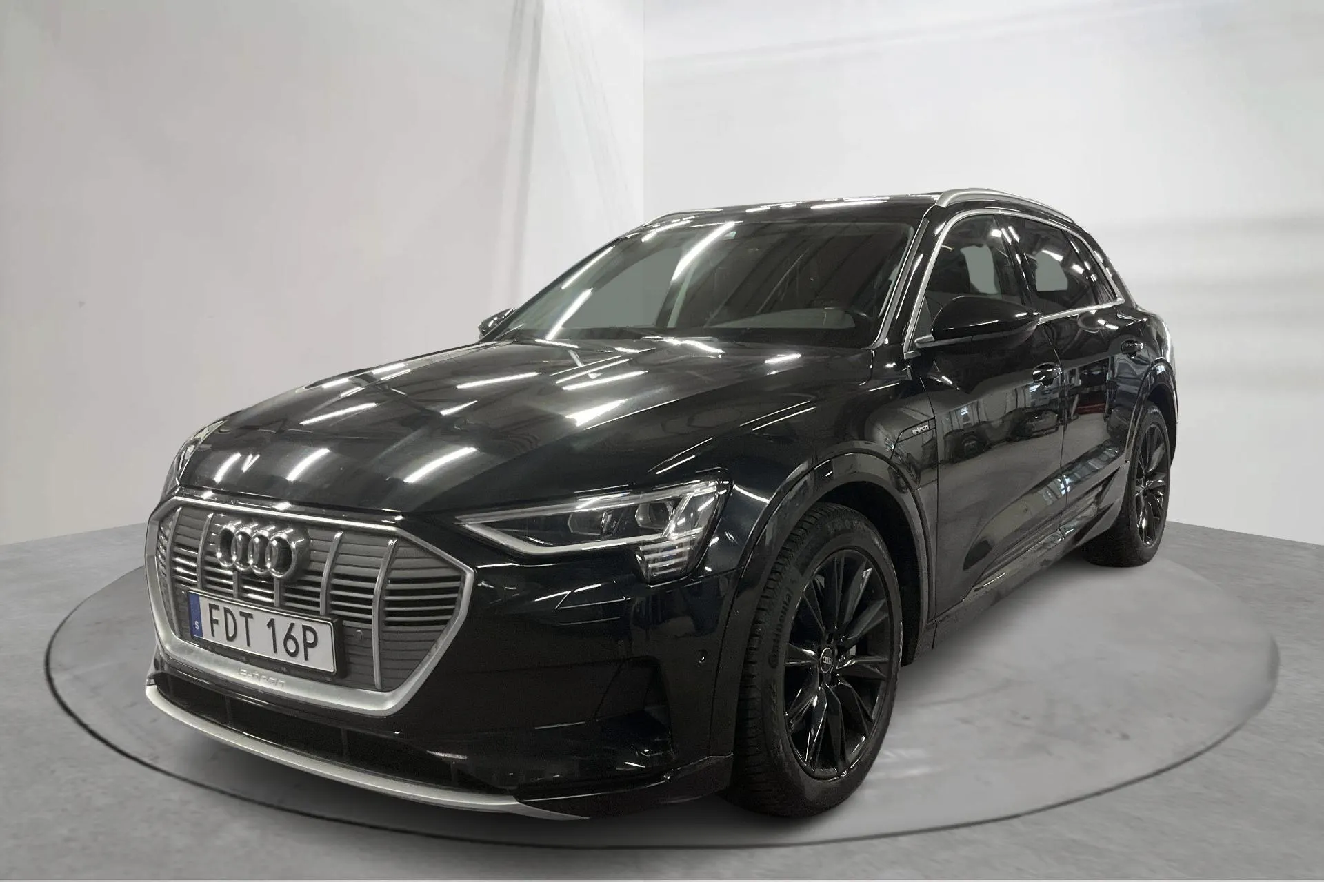 Audi e-tron 55 quattro 95kWh (360hk)