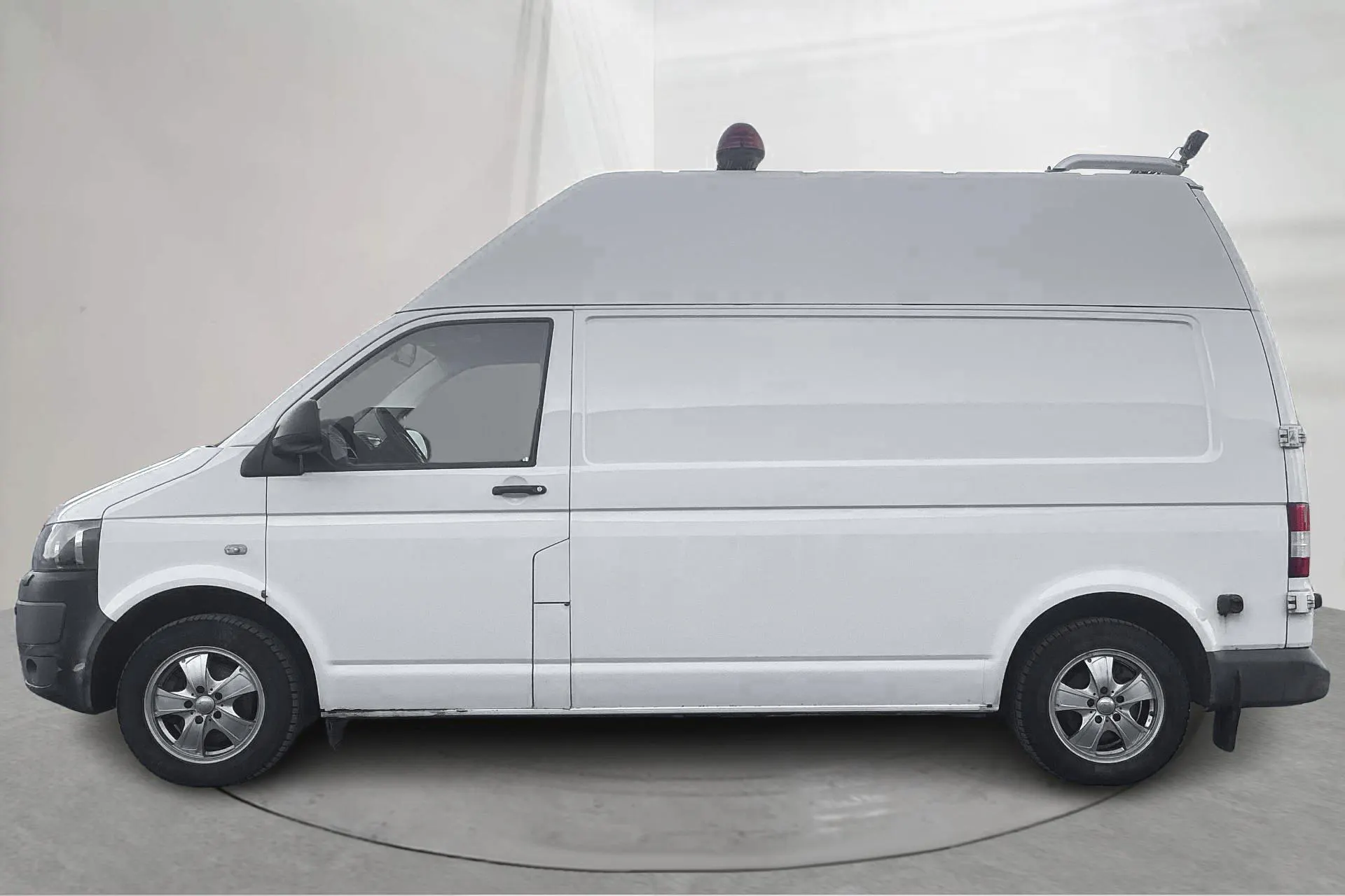 Presentation photo 2 of 16: VW Transporter T5 2.0 TDI 4MOTION (140hk) - 145 110 km - Manual - white - 2015