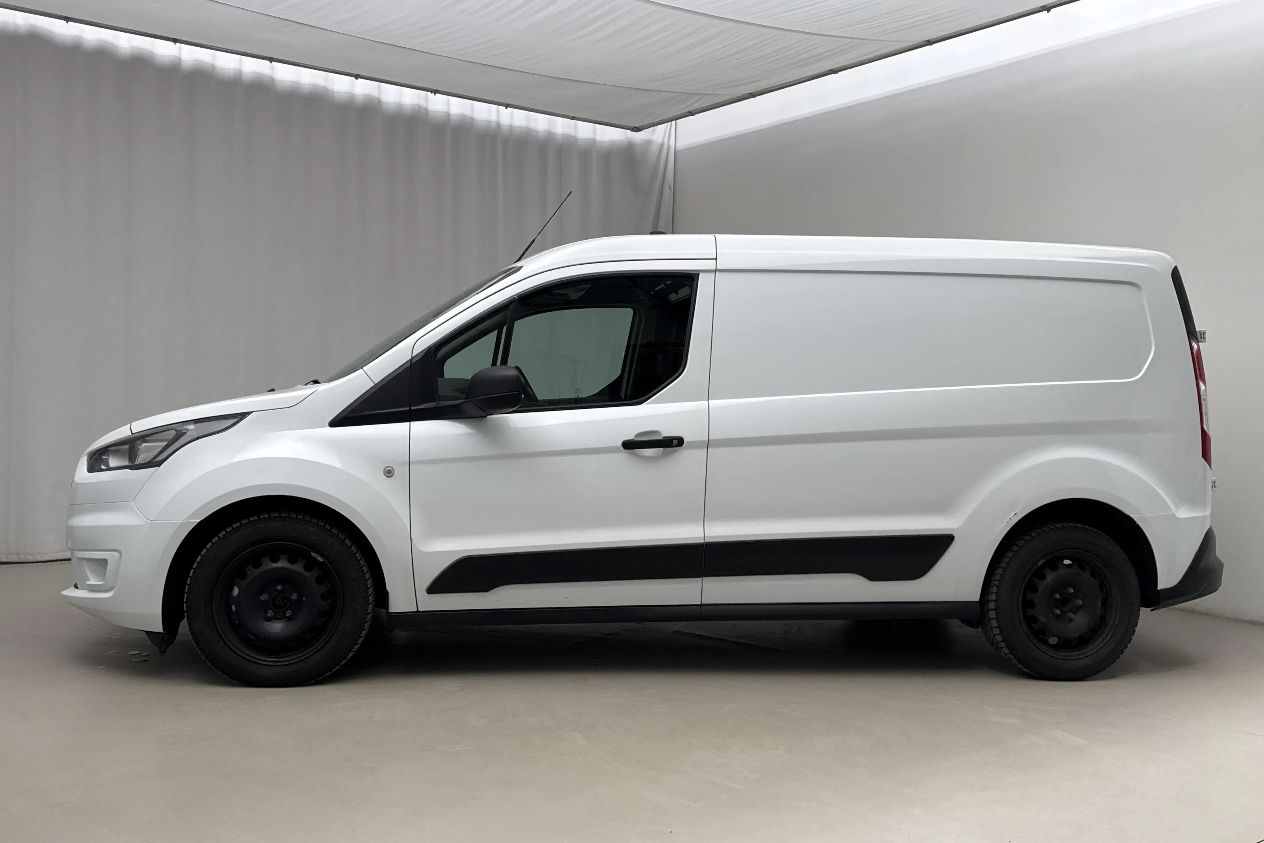 Presentationsfoto 2 av 19: Ford Transit Connect 1.5 EcoBlue (100hk) - 10 155 mil - Manuell - vit - 2020