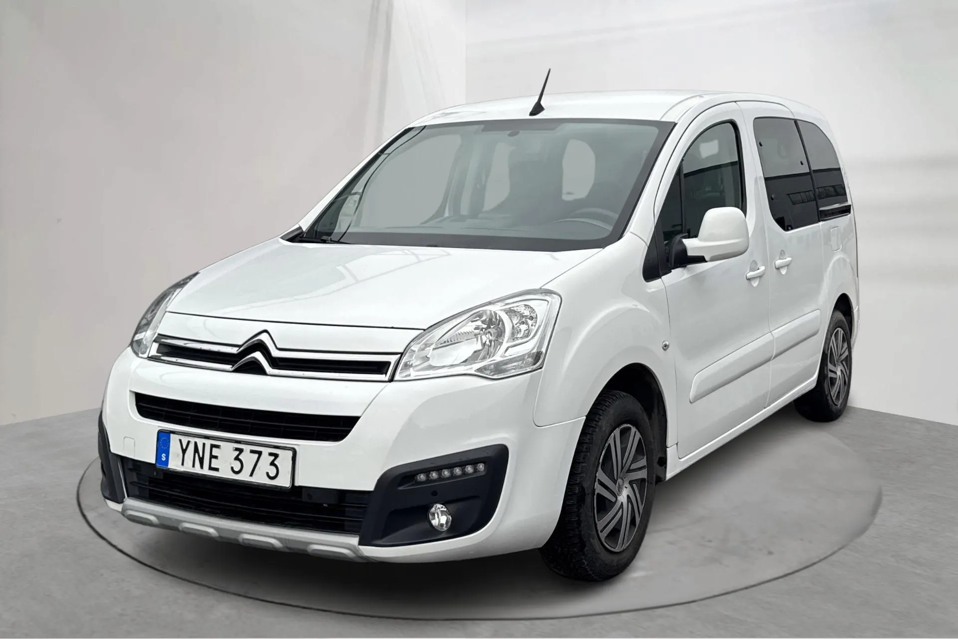 Presentationsfoto 1 av 13: Citroën Berlingo Multispace 1.6 BlueHDi (100hk) - 9 790 mil - Automat - vit - 2017