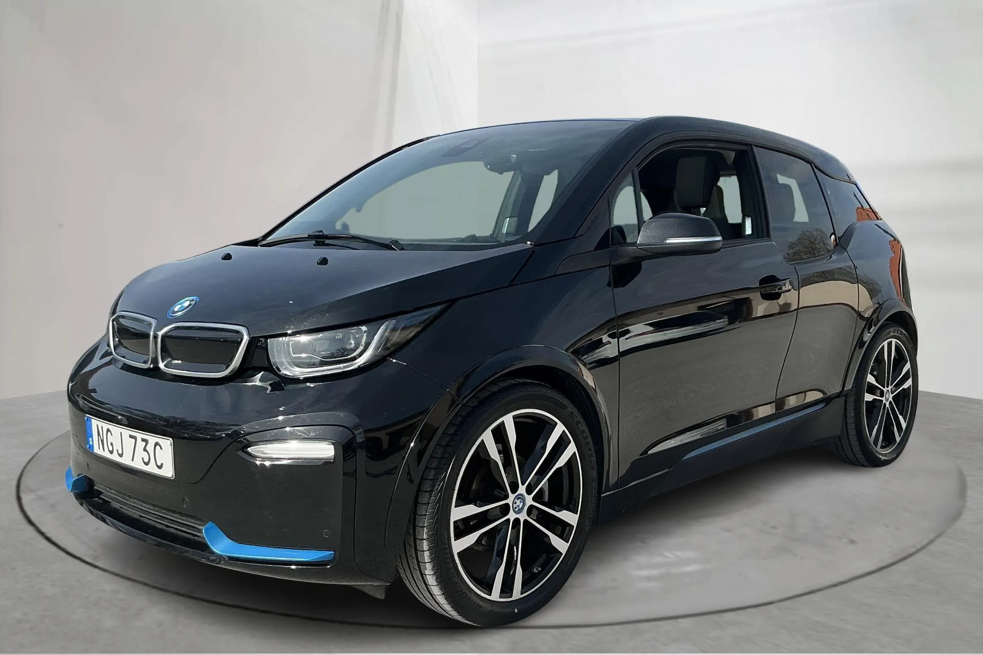 Presentation photo 1 of 20: BMW i3s 120Ah, I01 (184hk) - 44 580 km - Automatic - black - 2021