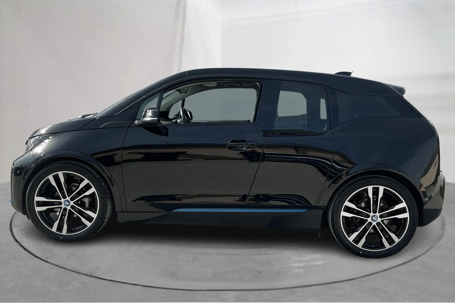 Presentation photo 2 of 20: BMW i3s 120Ah, I01 (184hk) - 44 580 km - Automatic - black - 2021