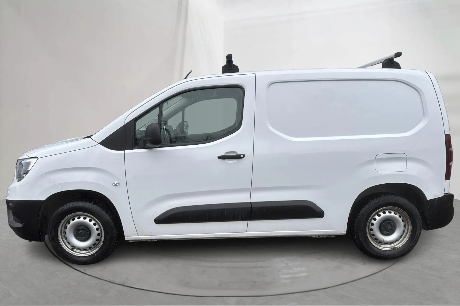 Presentationsfoto 2 av 17: Opel Combo 1.5 CDTI Skåp (102hk) - 8 293 mil - Manuell - vit - 2023