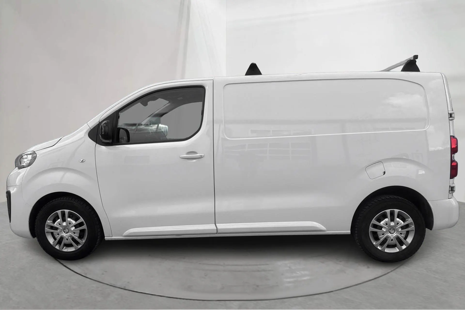 Presentation photo 2 of 16: Peugeot Expert BlueHDi Skåp (145hk) - 54 400 km - Manual - white - 2022