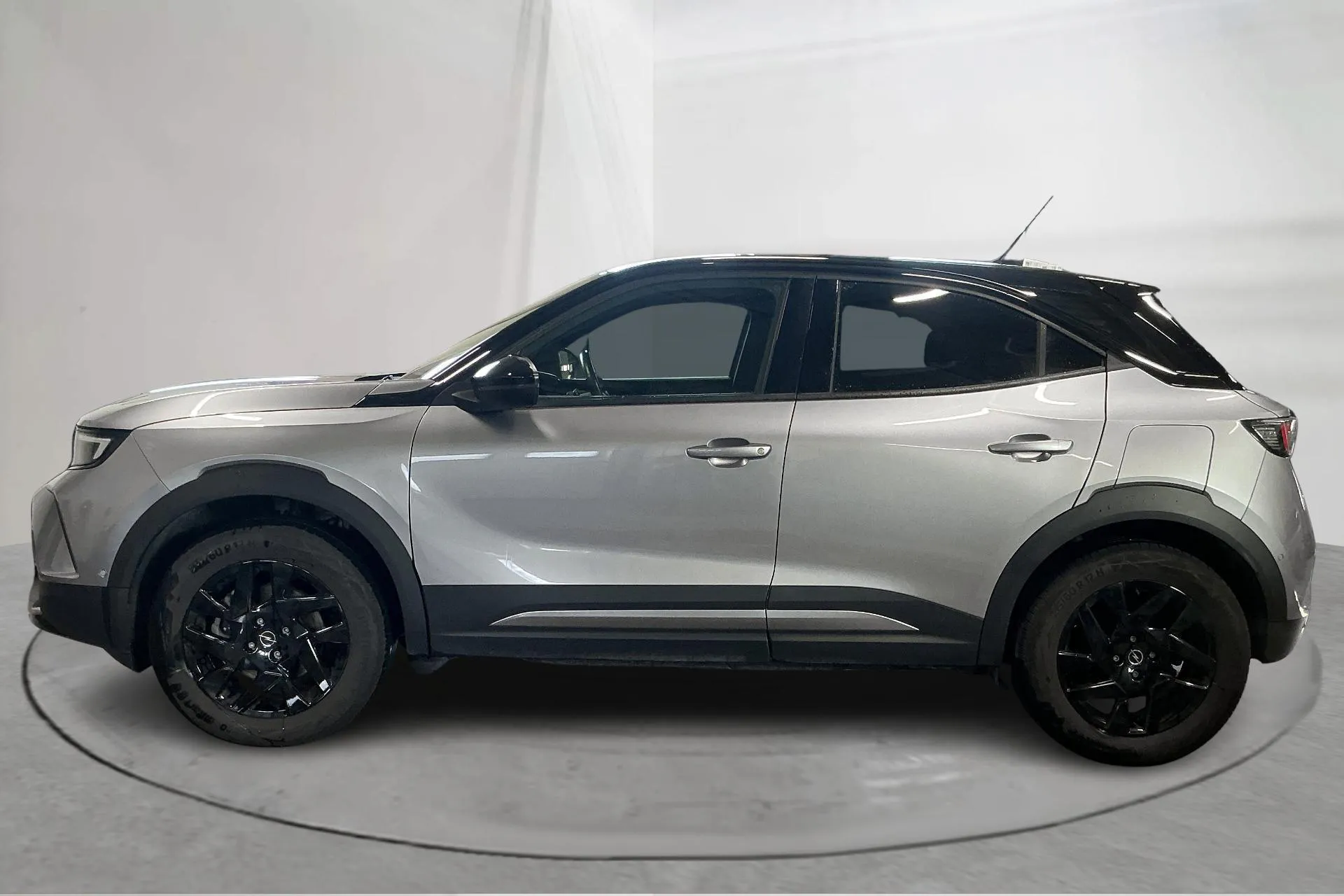 Presentation photo 2 of 16: Opel Mokka-e (136hk) - 31 360 km - Automatic - gray - 2022