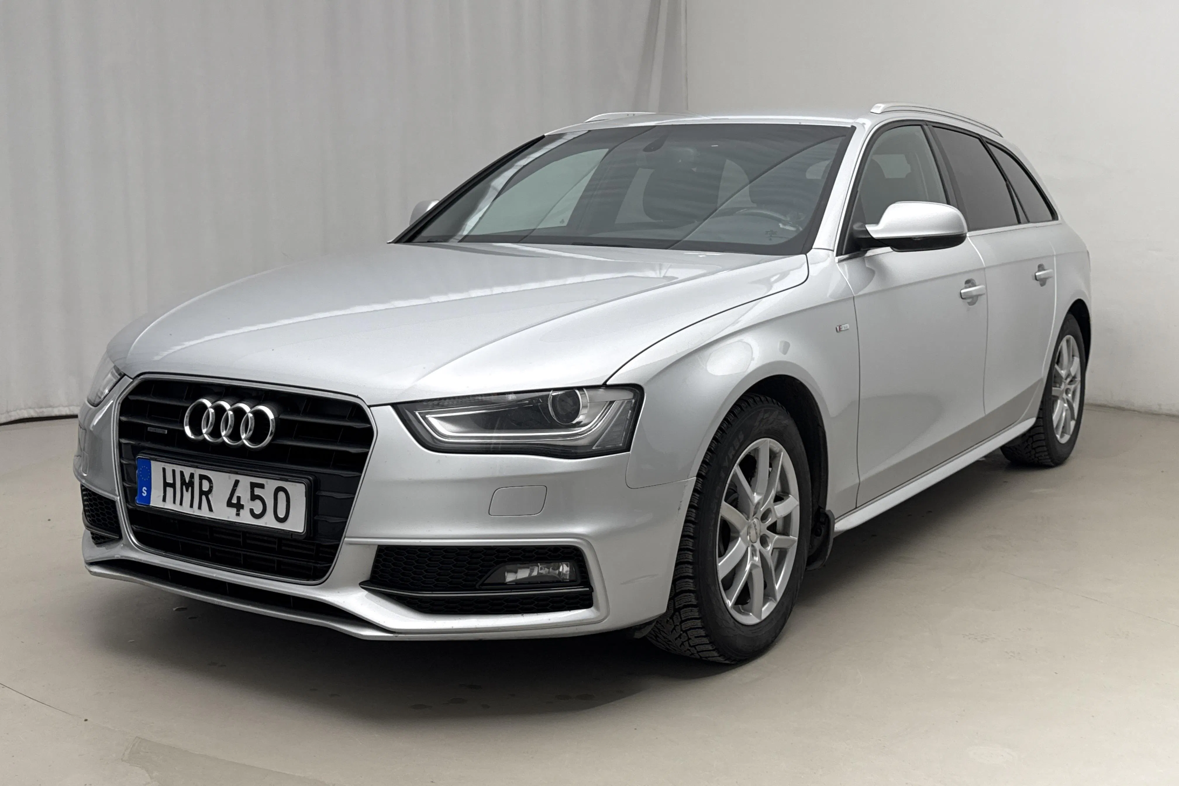 Presentationsfoto 1 av 16: Audi A4 2.0 TDI Avant quattro (177hk) - 8 183 mil - Automat - silver - 2014