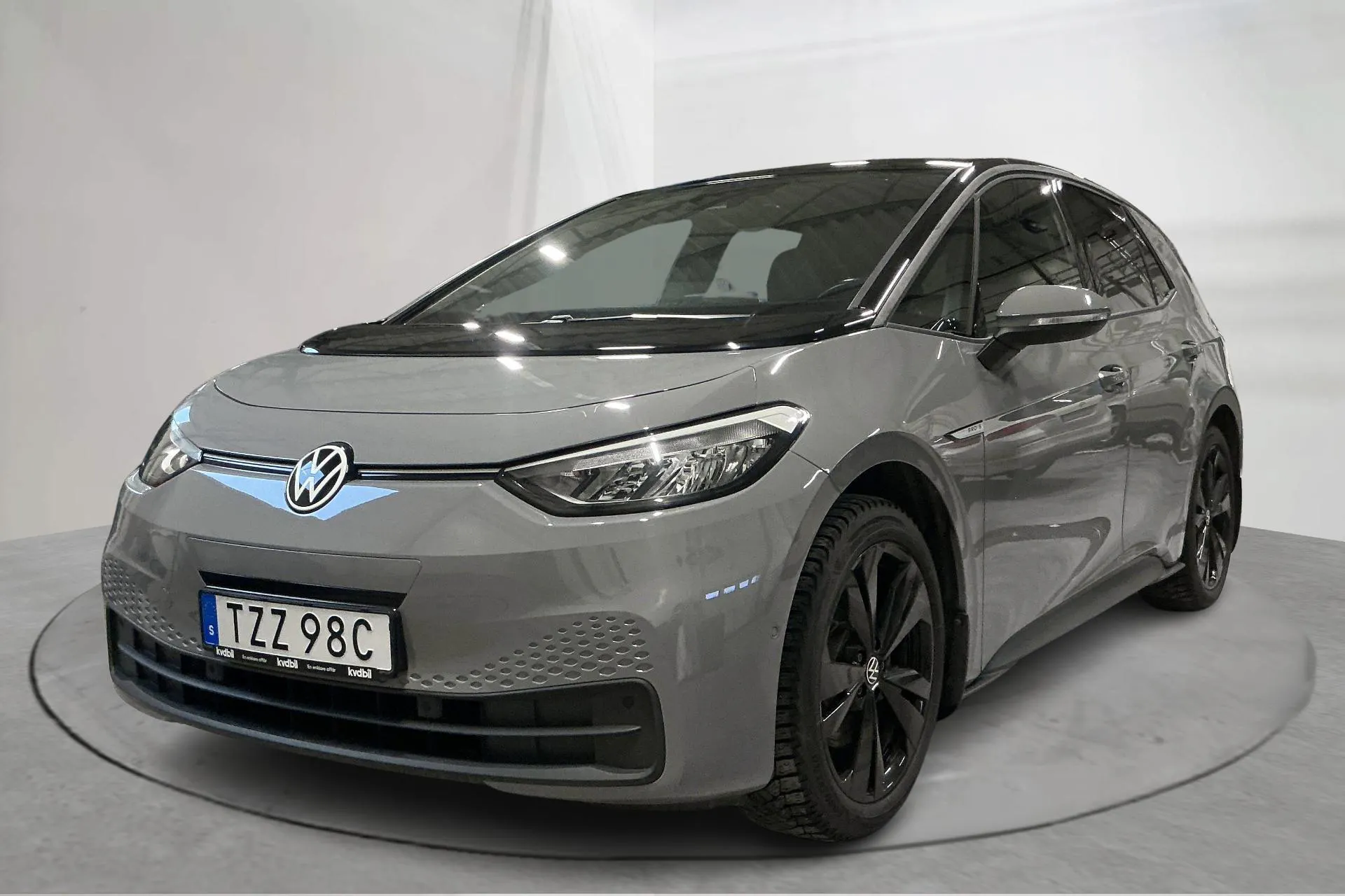 Presentationsfoto 1 av 15: VW ID.3 77kWh (204hk) - 4 015 mil - Automat - grå - 2023