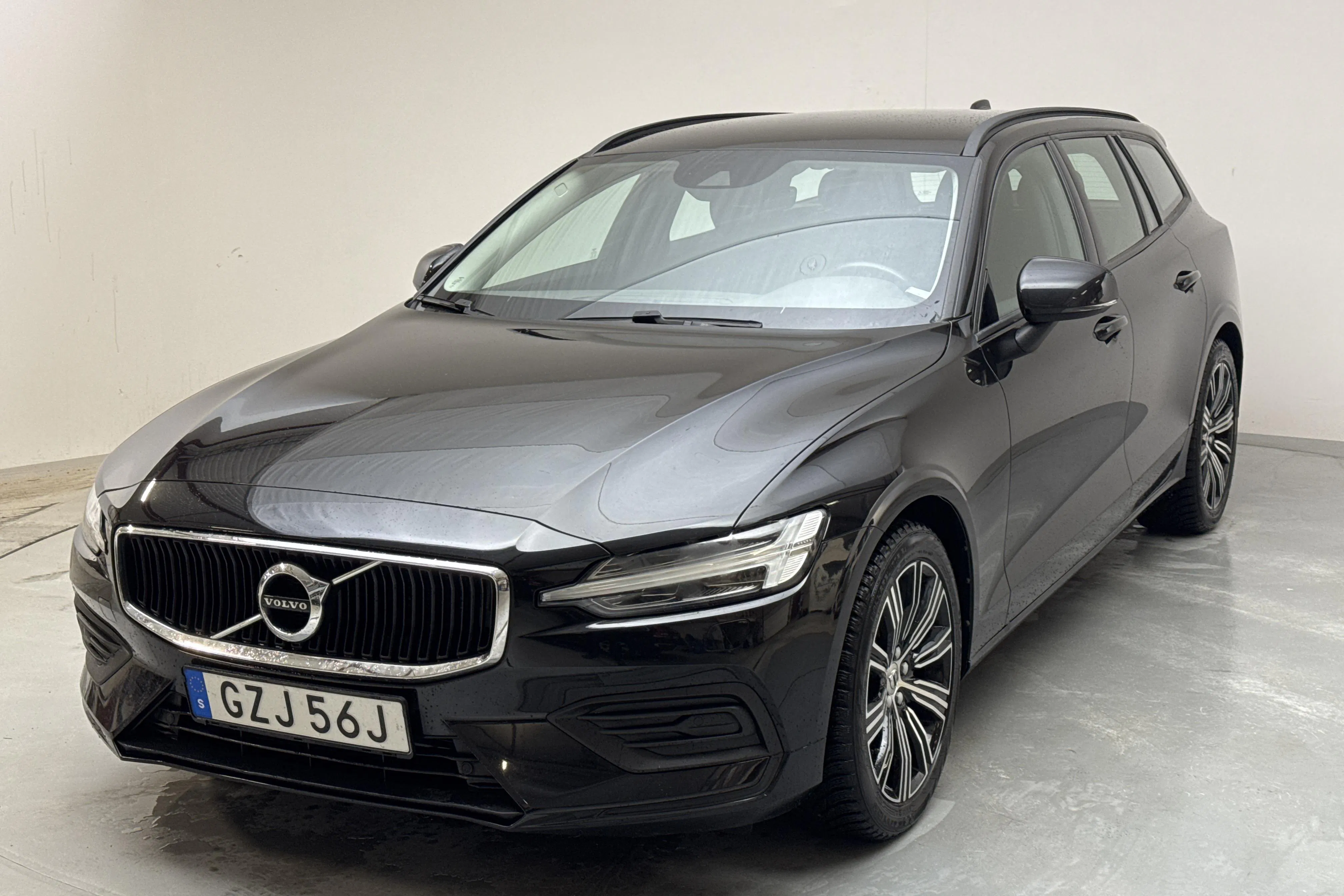 Presentation photo 1 of 14: Volvo V60 T4 (190hk) - 78 970 km - Automatic - black - 2020