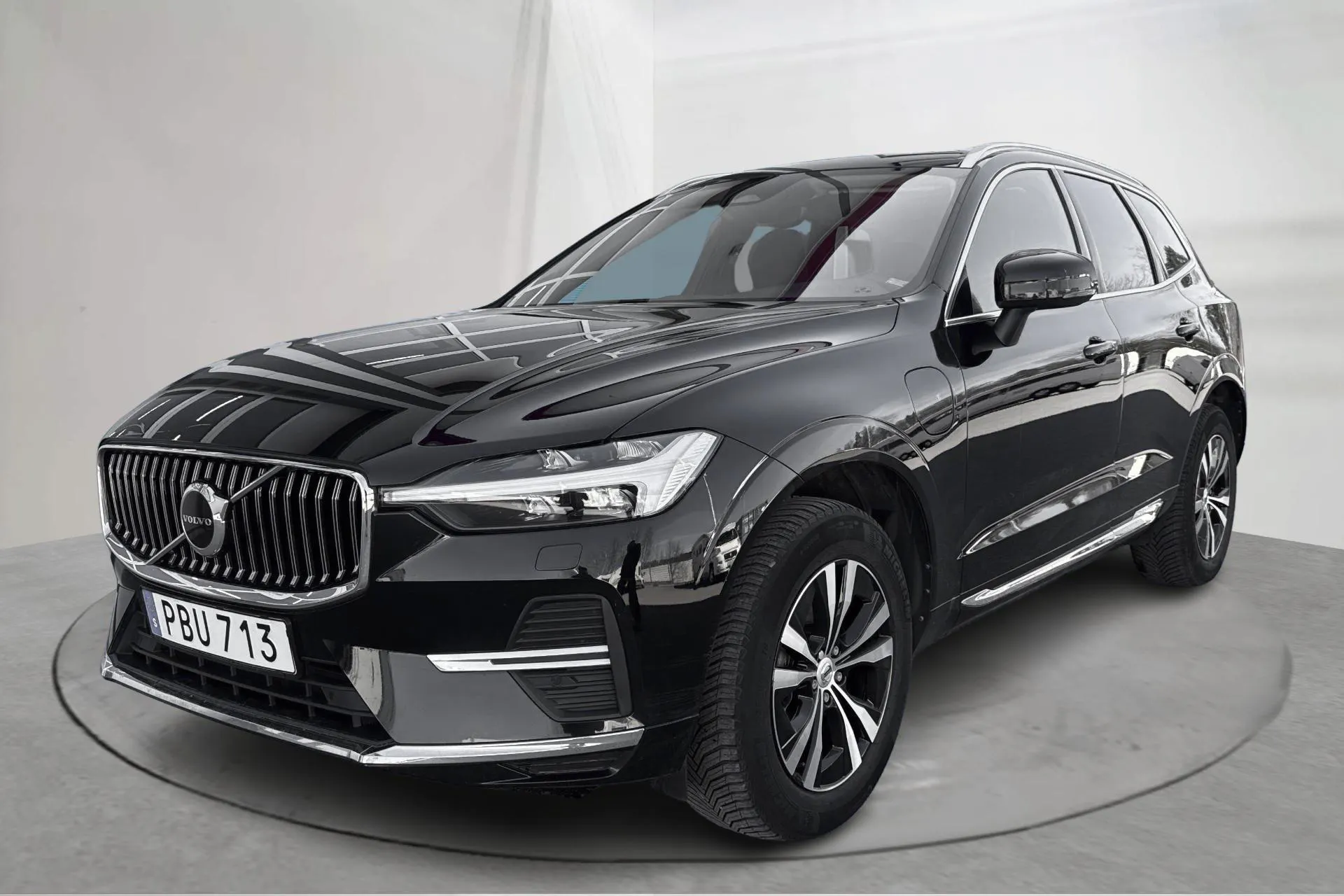 Presentationsfoto 1 av 19: Volvo XC60 T6 AWD Recharge (350hk) - 11 359 mil - Automat - svart - 2023