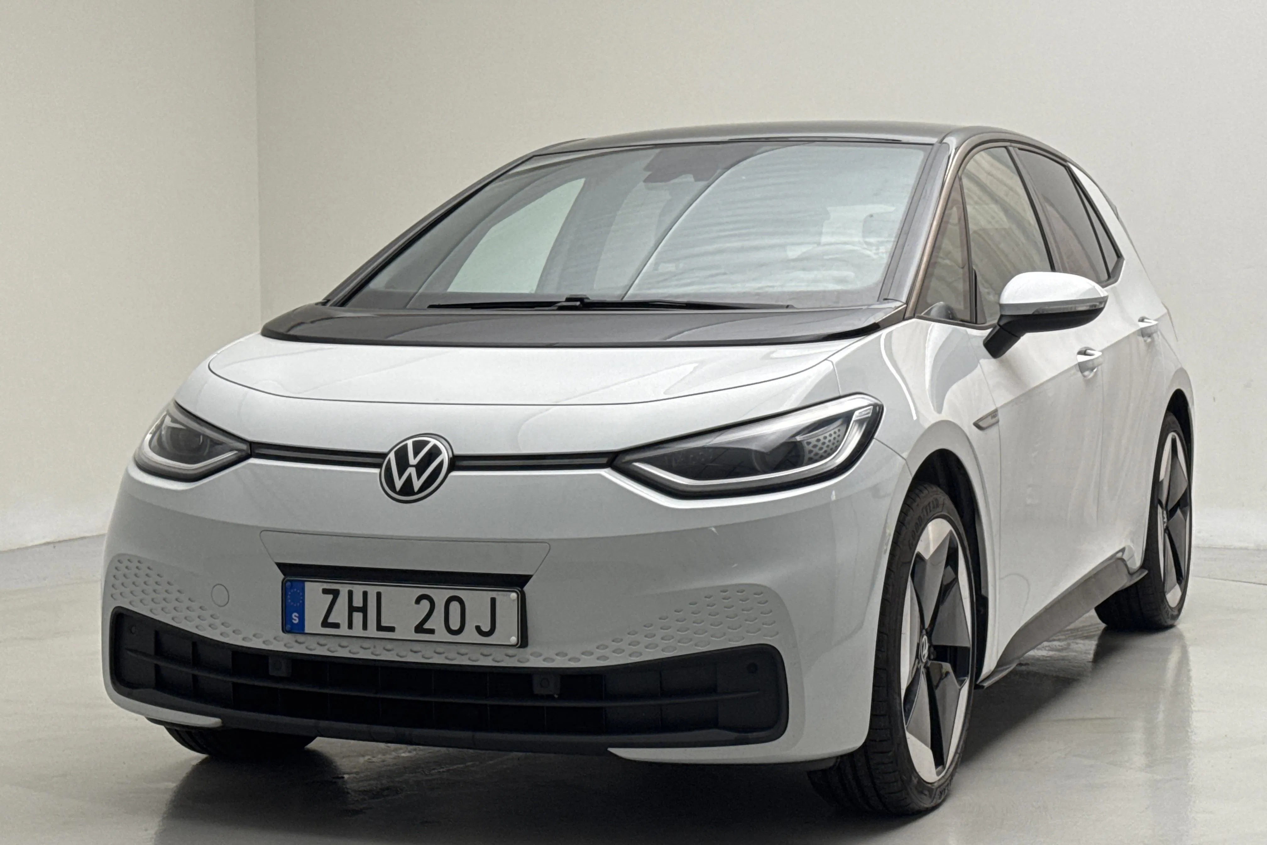 Presentationsfoto 1 av 19: VW ID.3 58kWh (204hk) - 9 754 mil - Automat - vit - 2021
