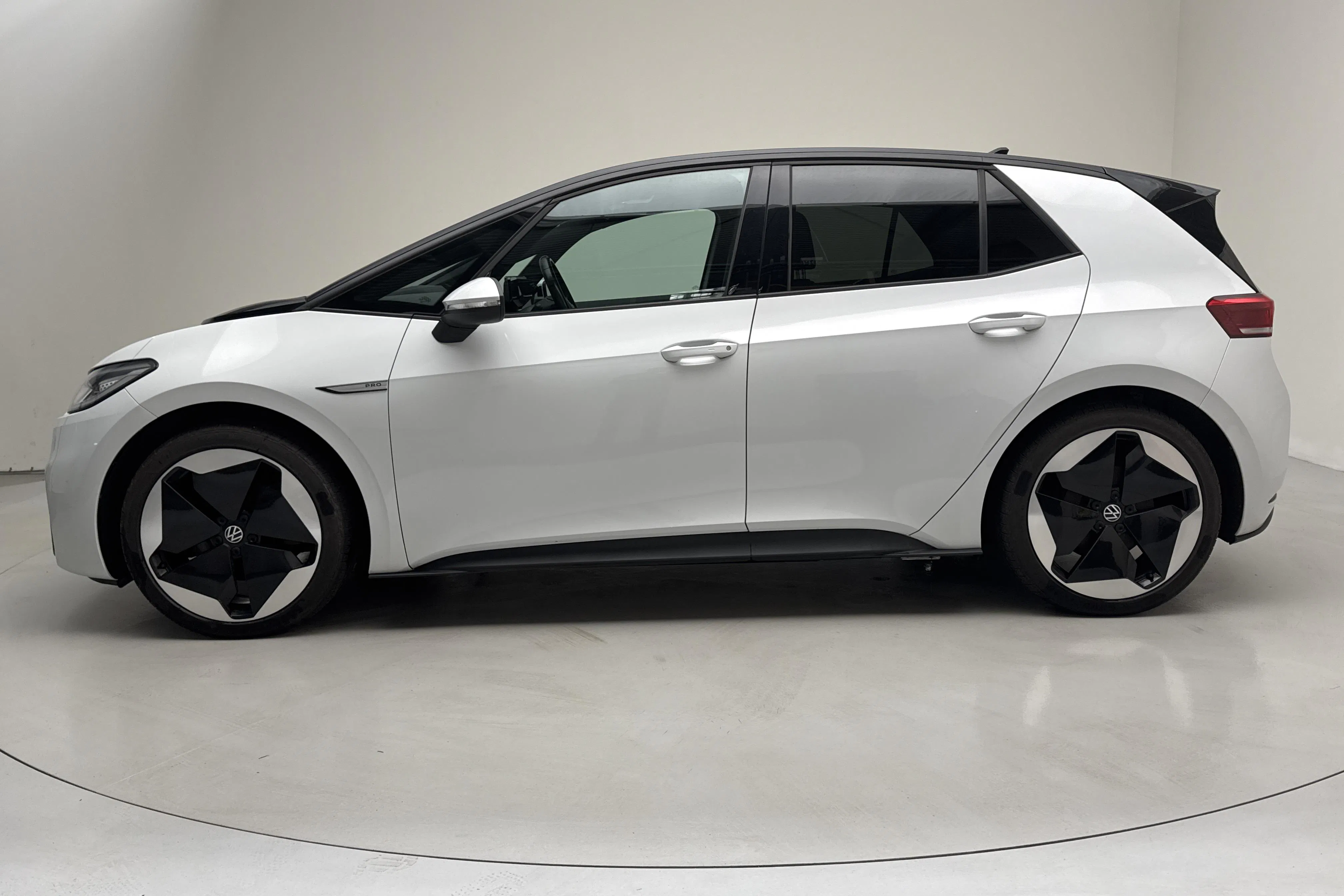 Presentationsfoto 2 av 19: VW ID.3 58kWh (204hk) - 9 754 mil - Automat - vit - 2021