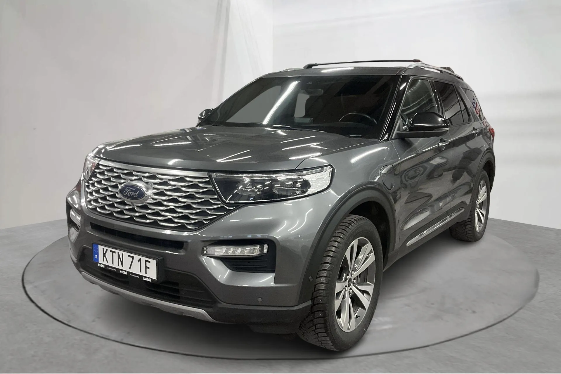 Presentationsfoto 1 av 20: Ford Explorer 3.0T EcoBoost (457hk) - 15 904 mil - Automat - grå - 2021