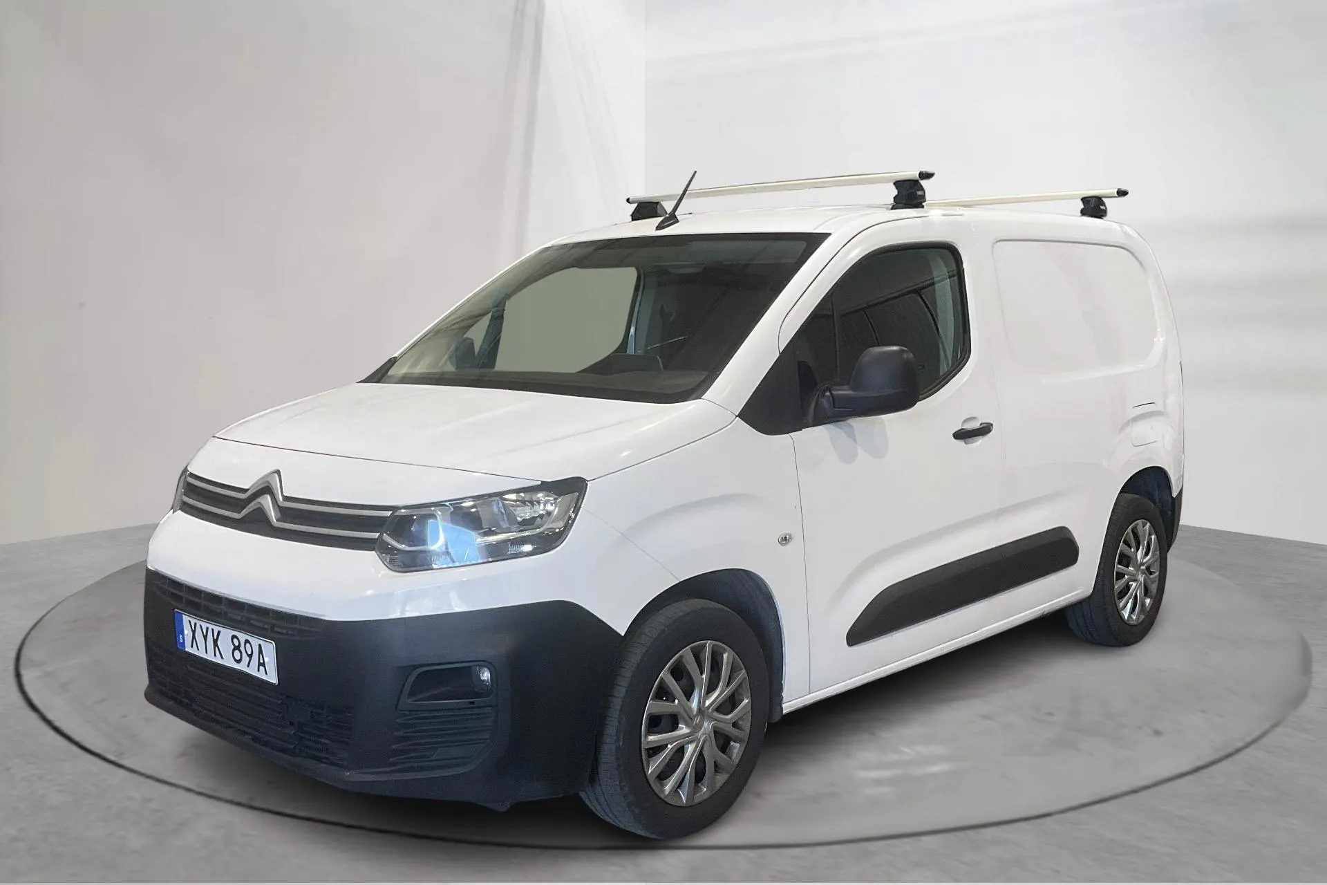 Presentationsfoto 1 av 13: Citroën Berlingo 1.5 BlueHDi Skåp (100hk) - 11 238 mil - Manuell - vit - 2020