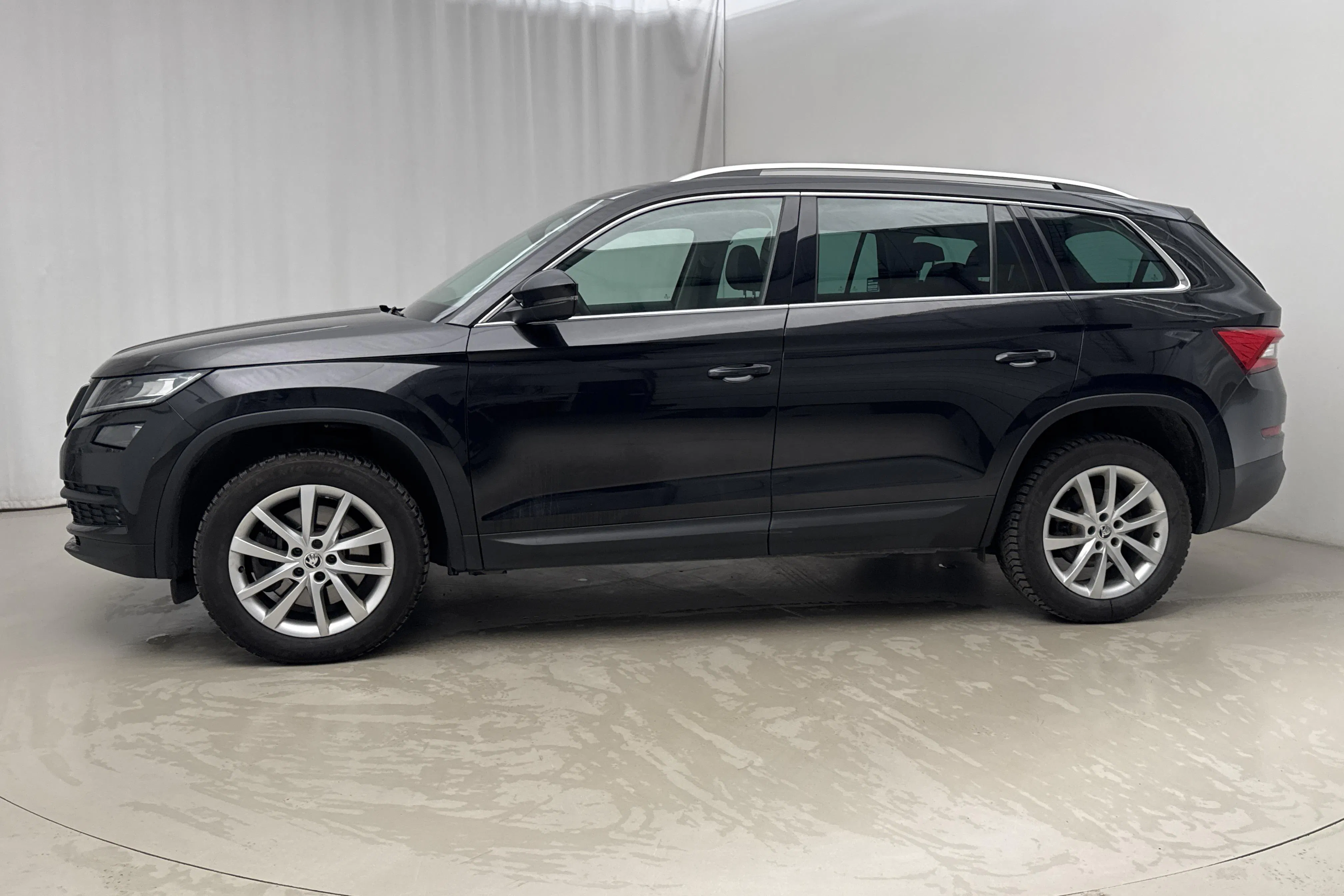 Presentationsfoto 2 av 17: Skoda Kodiaq 2.0 TDI 4X4 (200hk) - 13 499 mil - Automat - svart - 2021