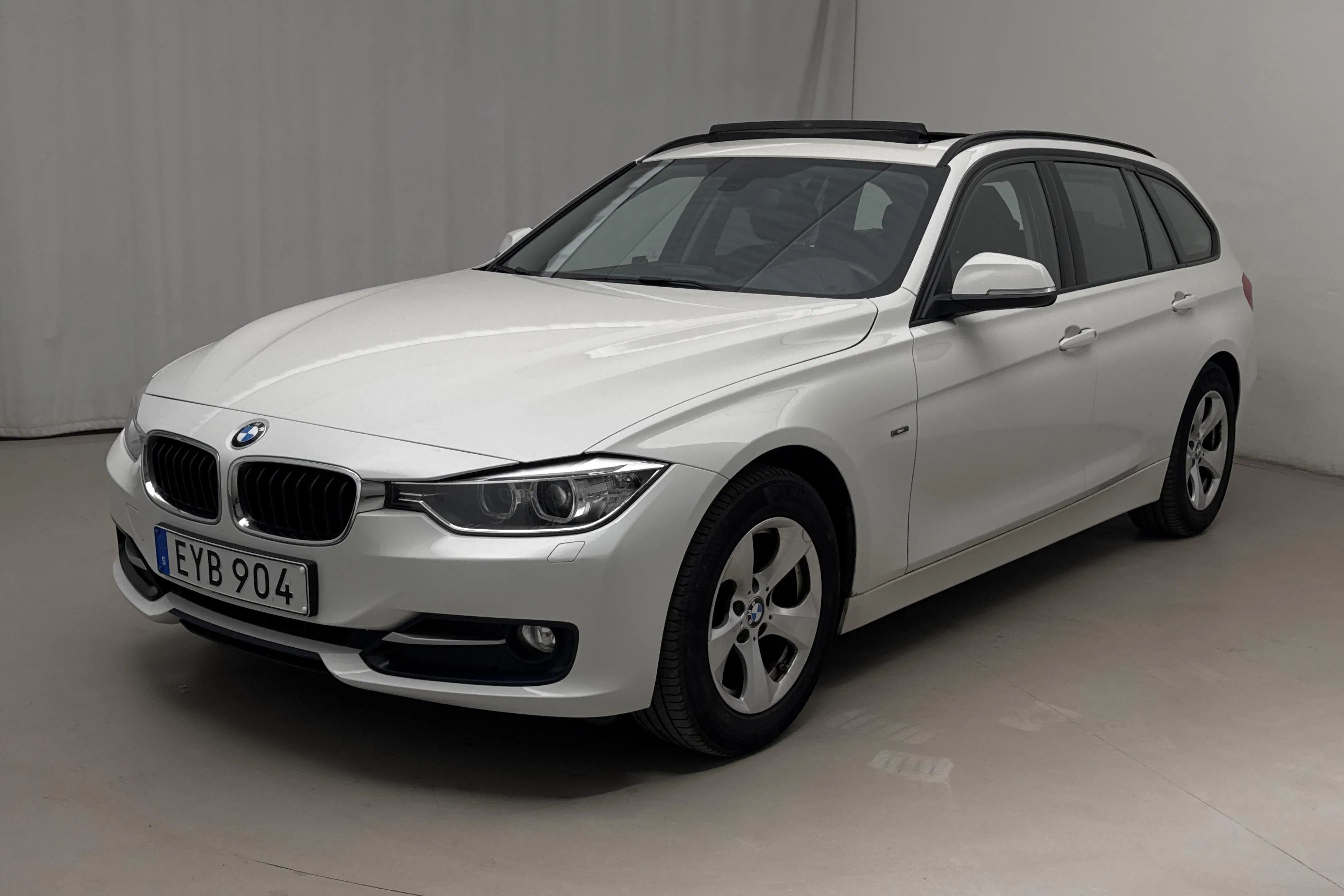 BMW 318d Touring, F31 (143hk)