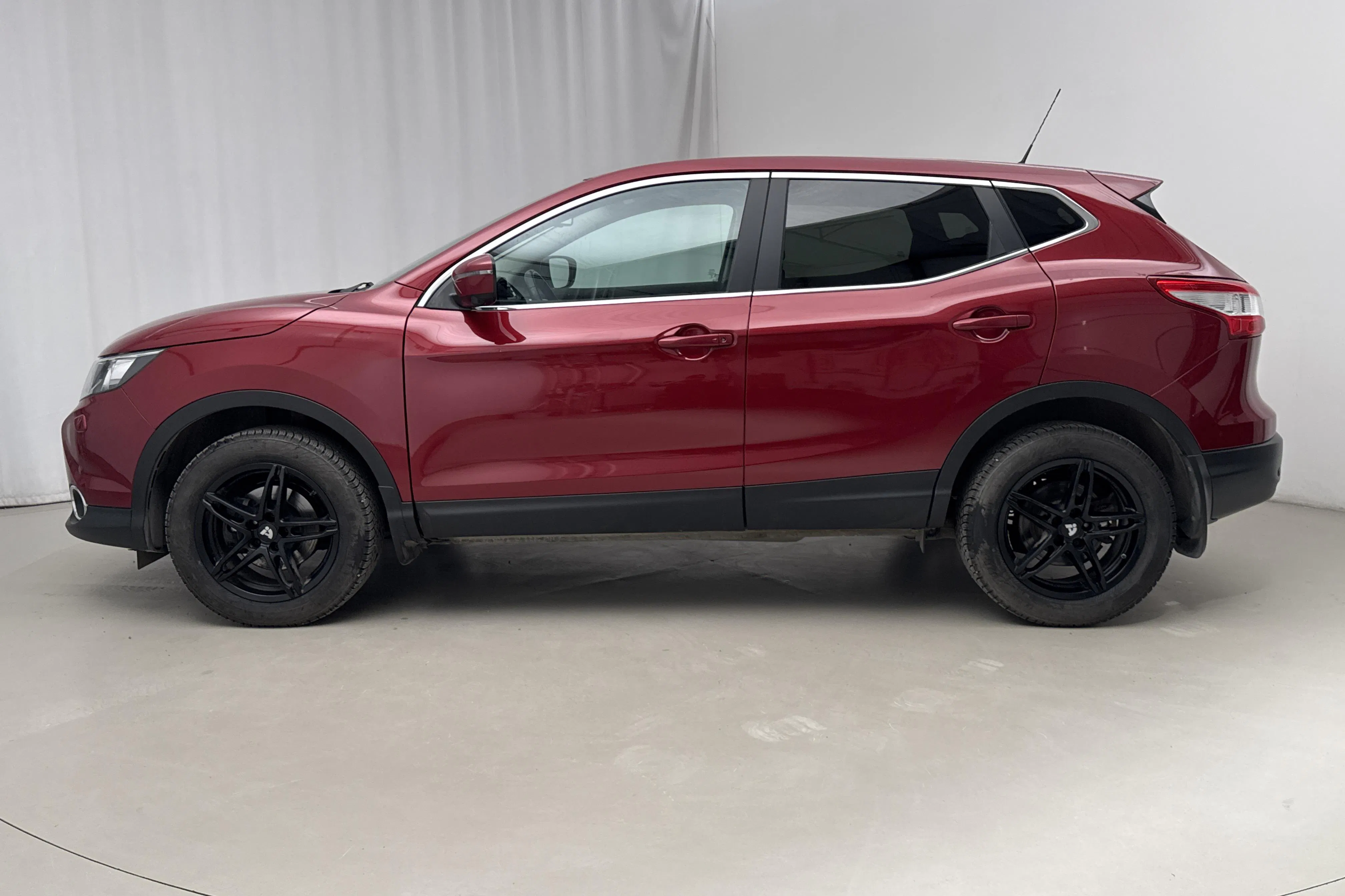 Presentation photo 2 of 17: Nissan Qashqai 1.2 (115hk) - 122 640 km - Manual - red - 2017