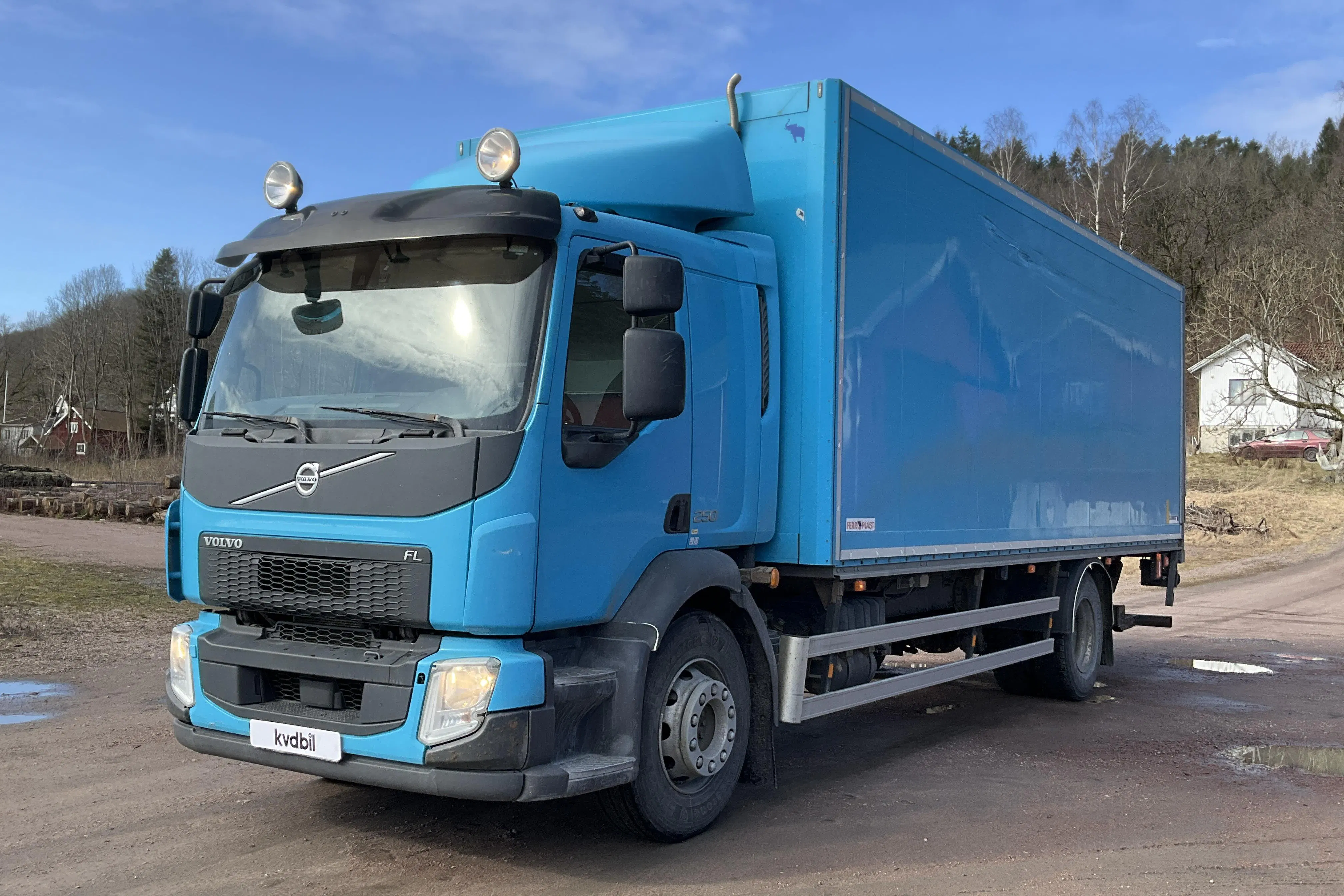 Presentationsfoto 1 av 42: VOLVO FL250 - 517 350 km - Automat - Light Blue - 2016