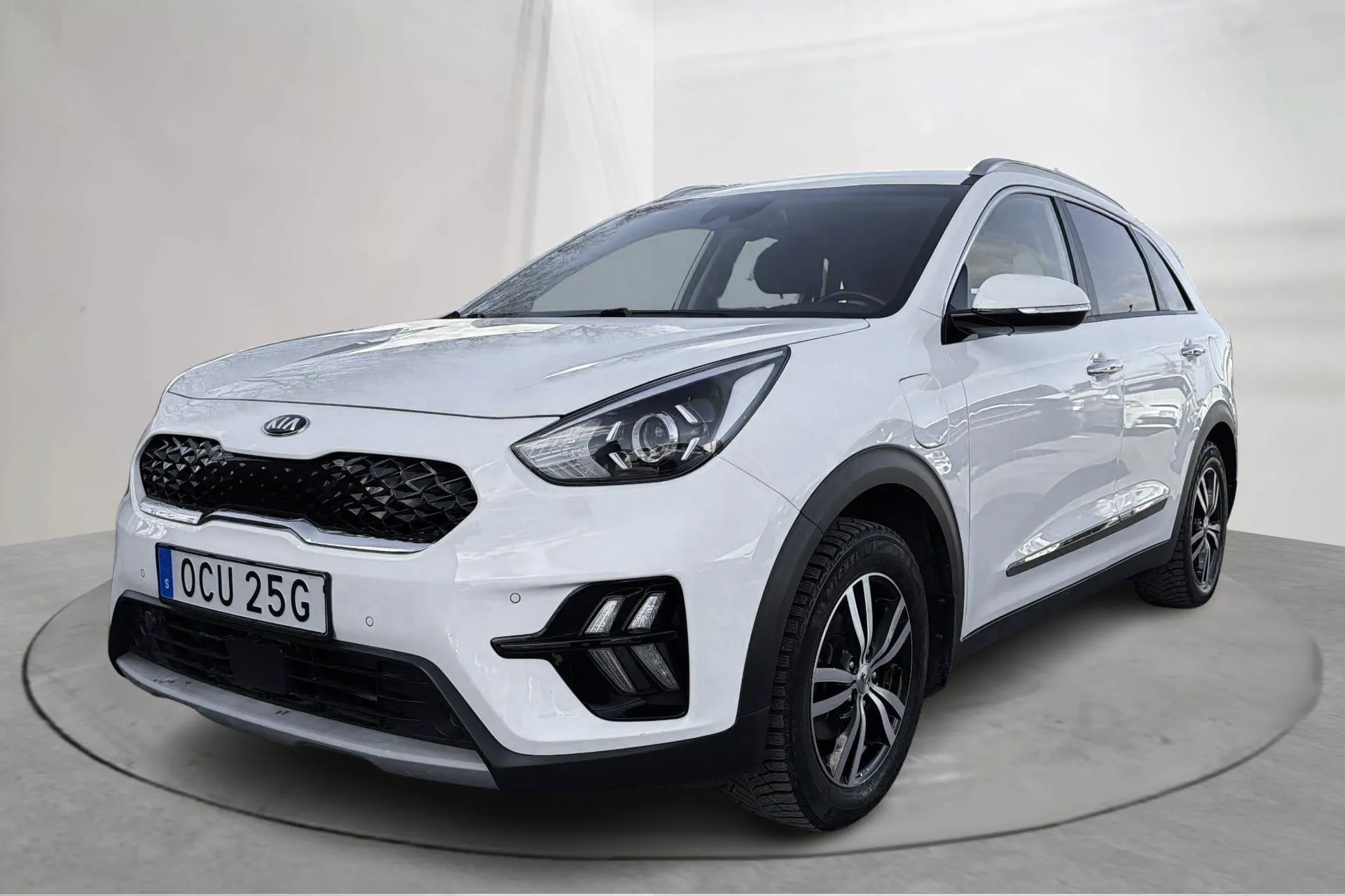 Presentationsfoto 1 av 16: KIA Niro Plug-in Hybrid 1.6 (141hk) - 5 826 mil - Automat - vit - 2020