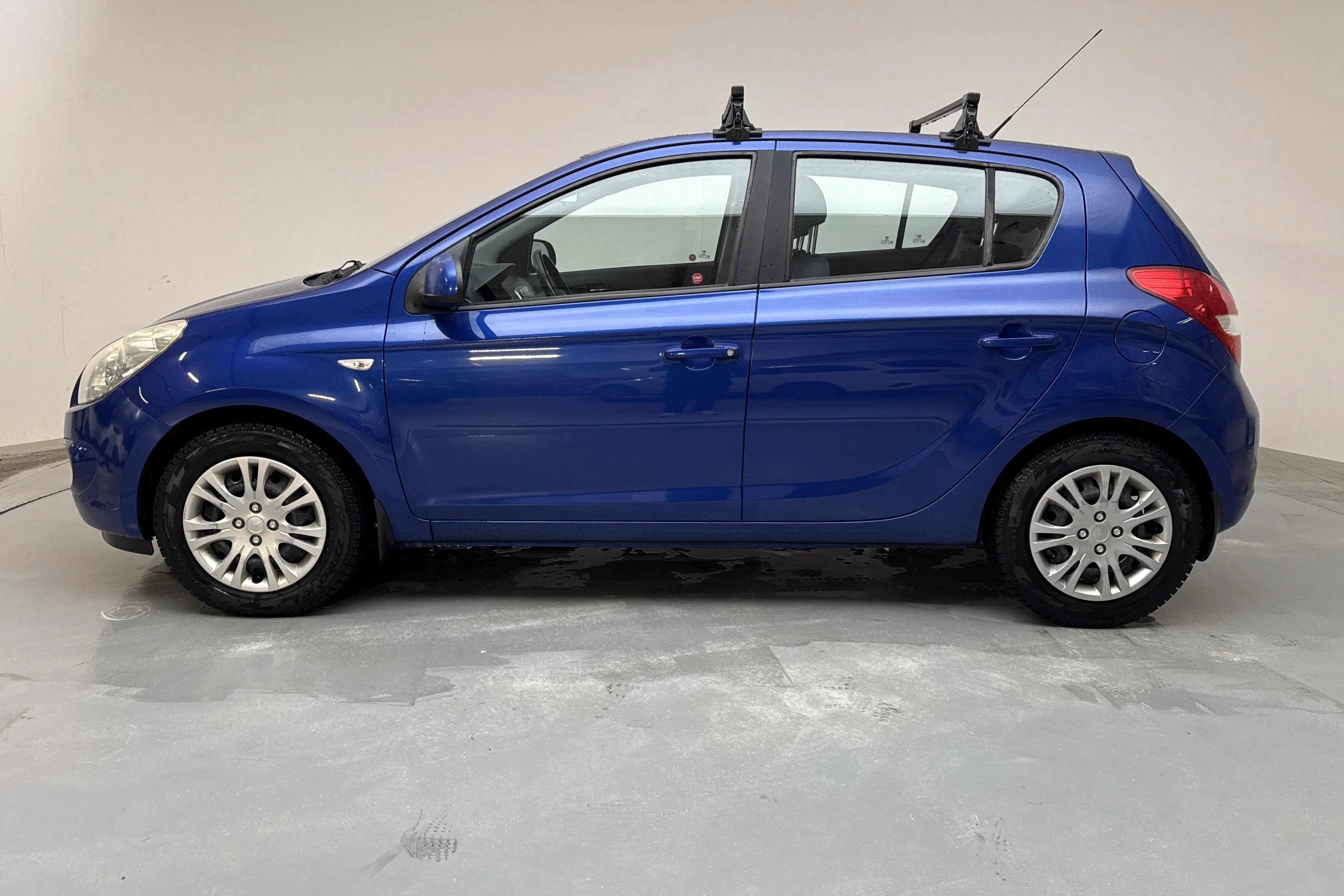 Presentationsfoto 2 av 12: Hyundai i20 1.4 (100hk) - 15 107 mil - Manuell - blå - 2010