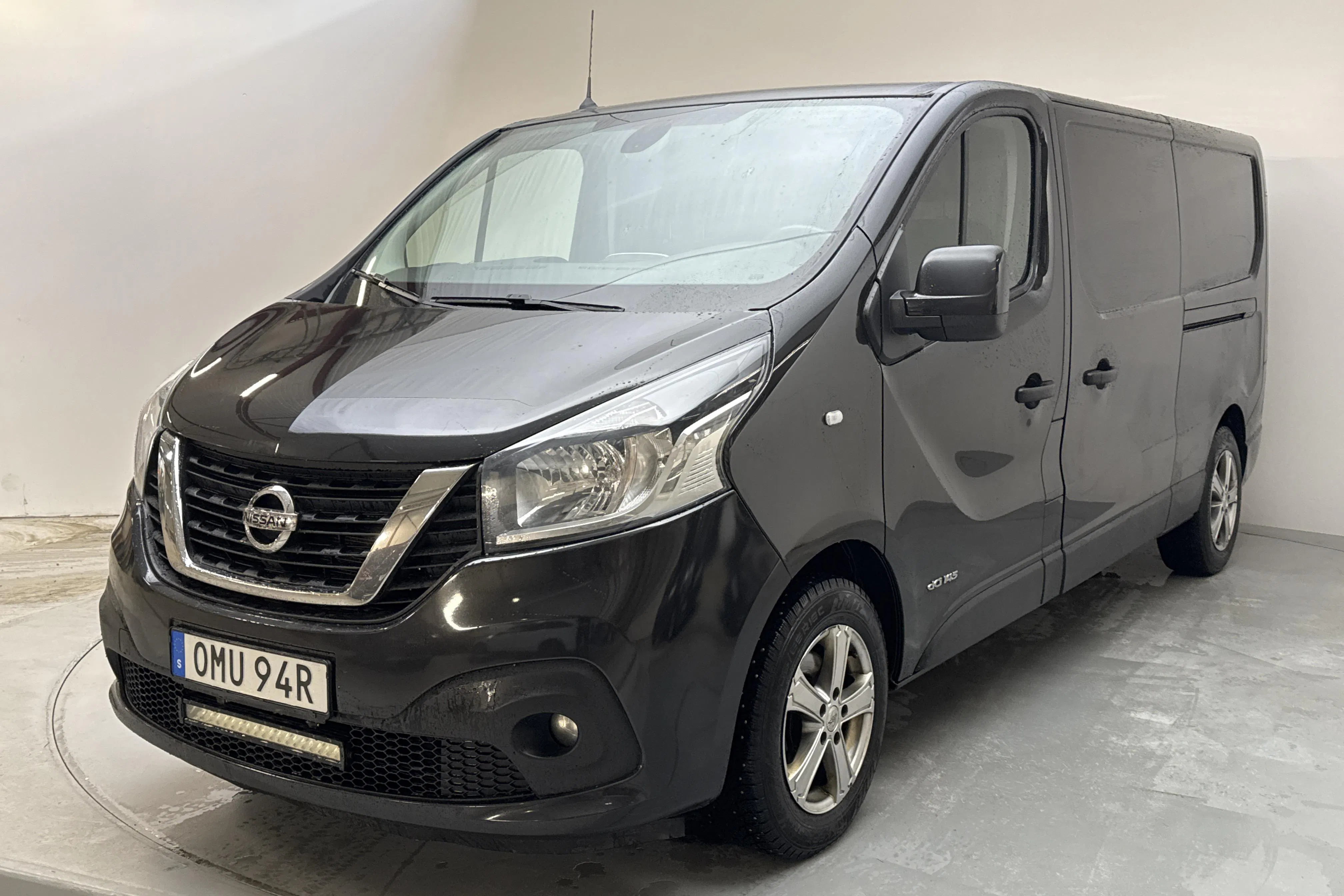 Presentationsfoto 1 av 13: Nissan NV300 1.6 dCi (145hk) - 19 916 mil - Manuell - svart - 2021