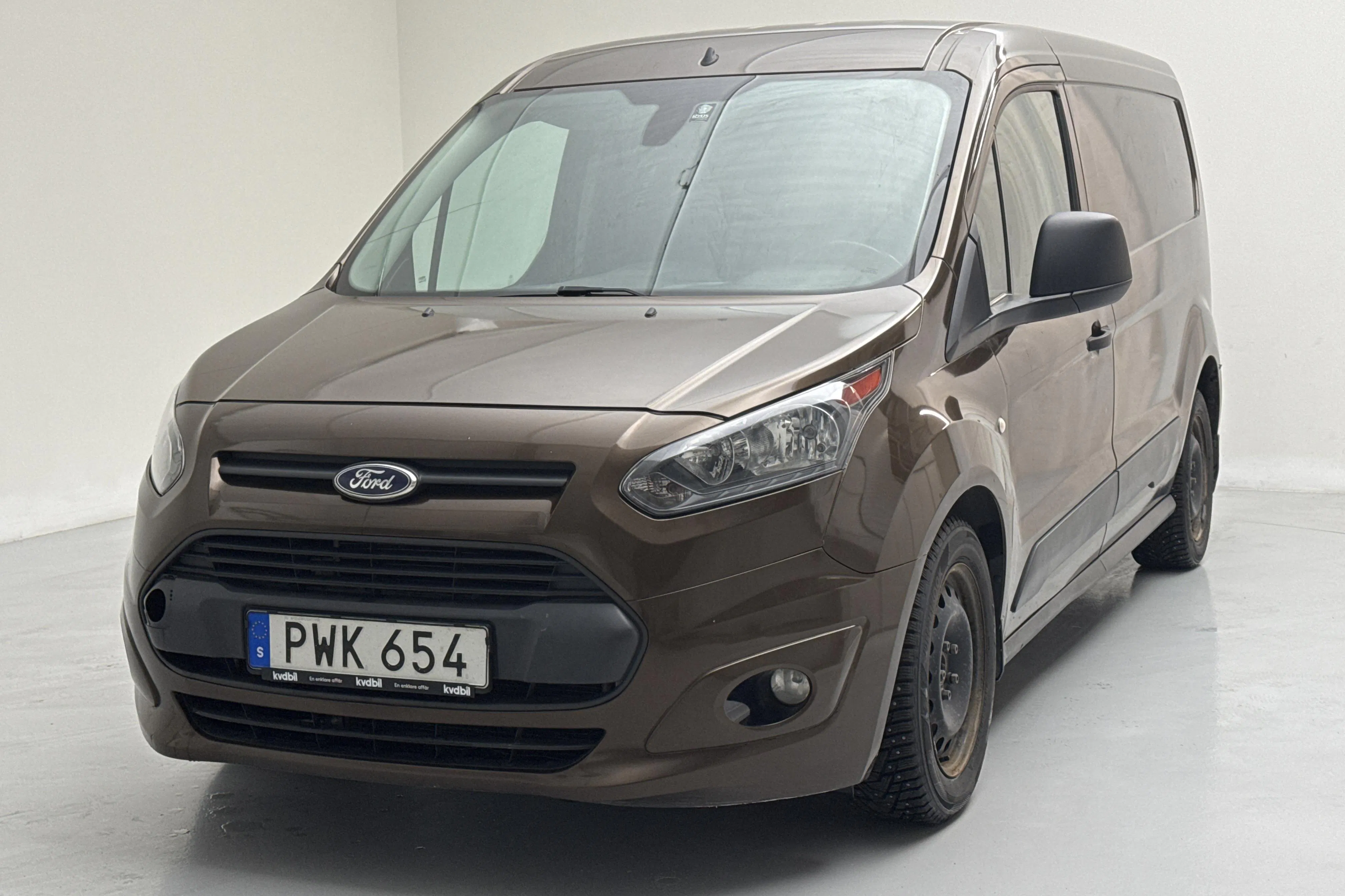 Presentationsfoto 1 av 14: Ford Transit Connect 1.5 TDCi (100hk) - 21 111 mil - Automat - svart - 2016