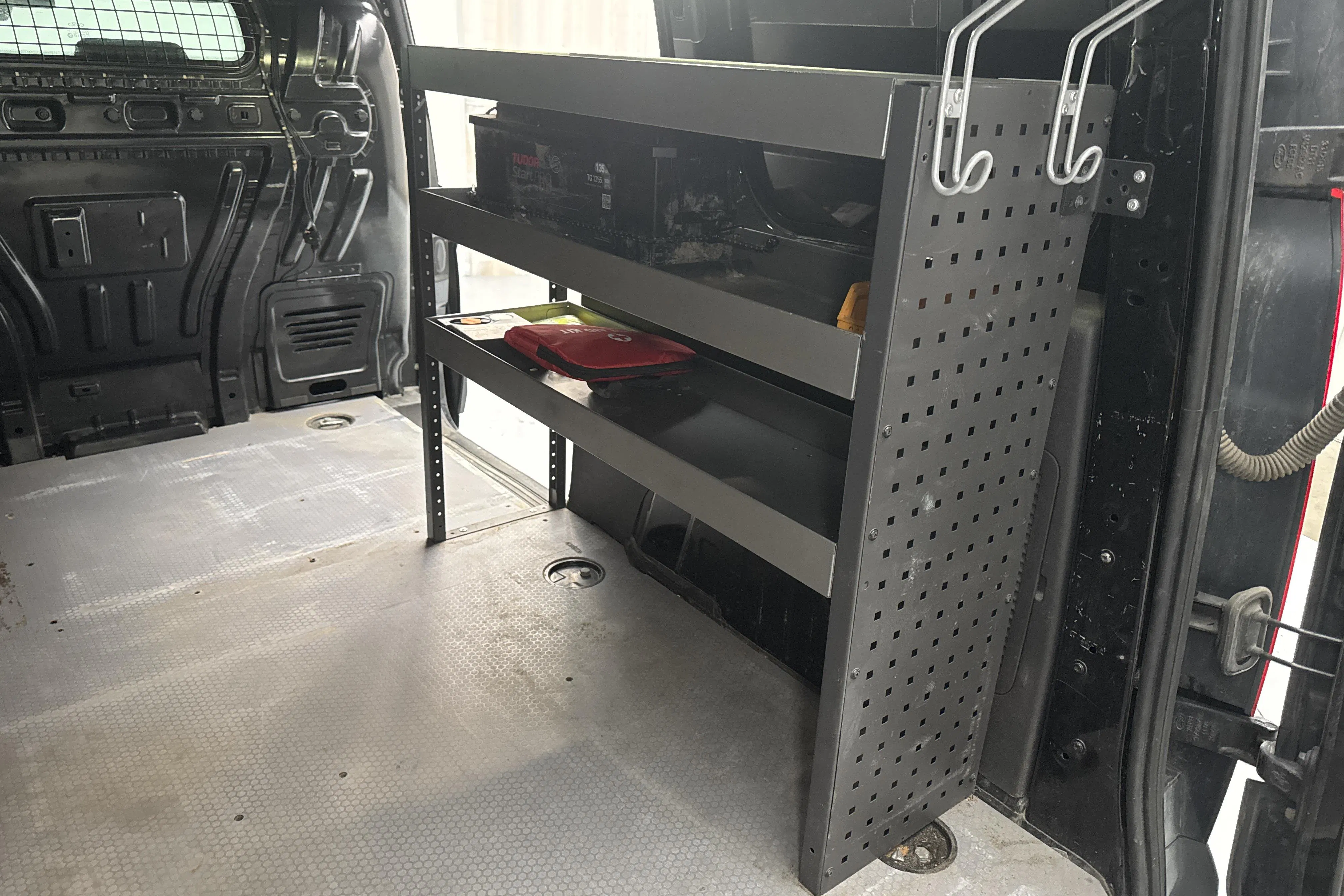 Presentationsfoto 14 av 14: Ford Transit Connect 1.5 TDCi (100hk) - 21 111 mil - Automat - svart - 2016