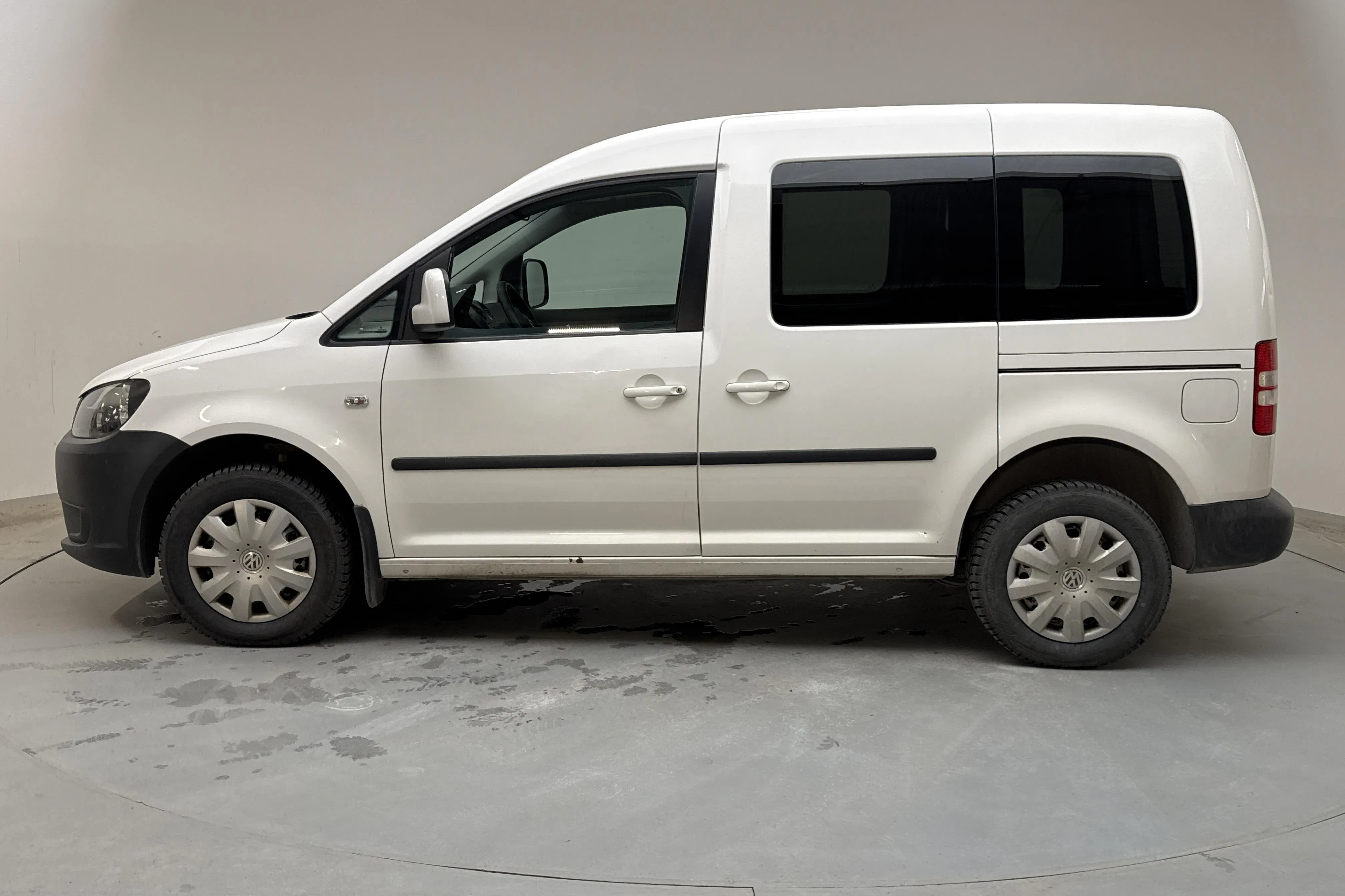 Presentation photo 2 of 13: VW Caddy Life 2.0 TDI 4Motion (110hk) - 173 200 km - Manual - white - 2013