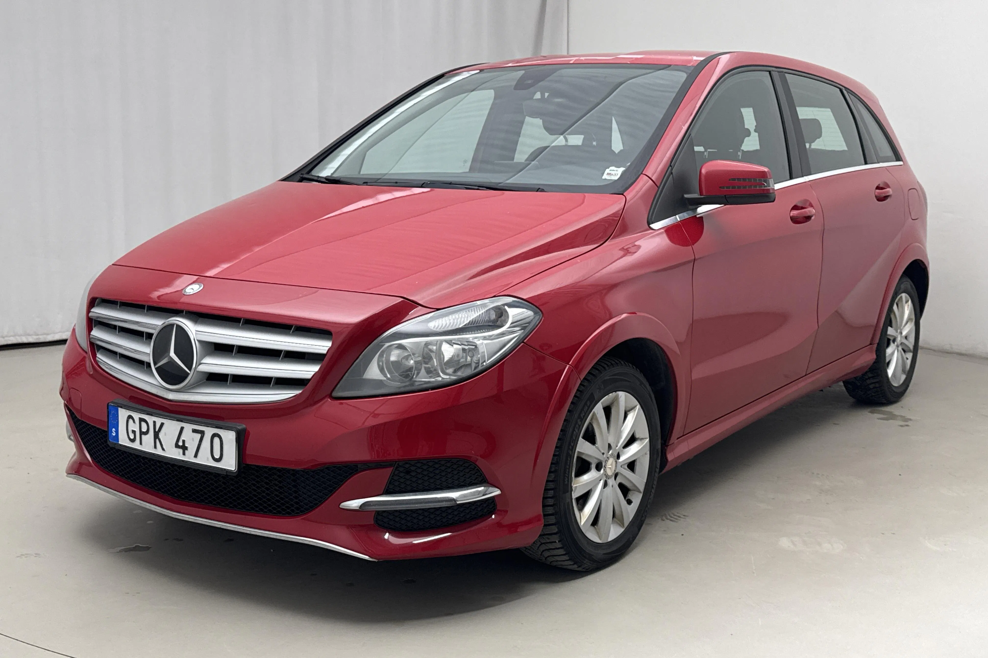 Presentationsfoto 1 av 12: Mercedes B 200 c W242 (156hk) - 36 957 mil - Automat - röd - 2015