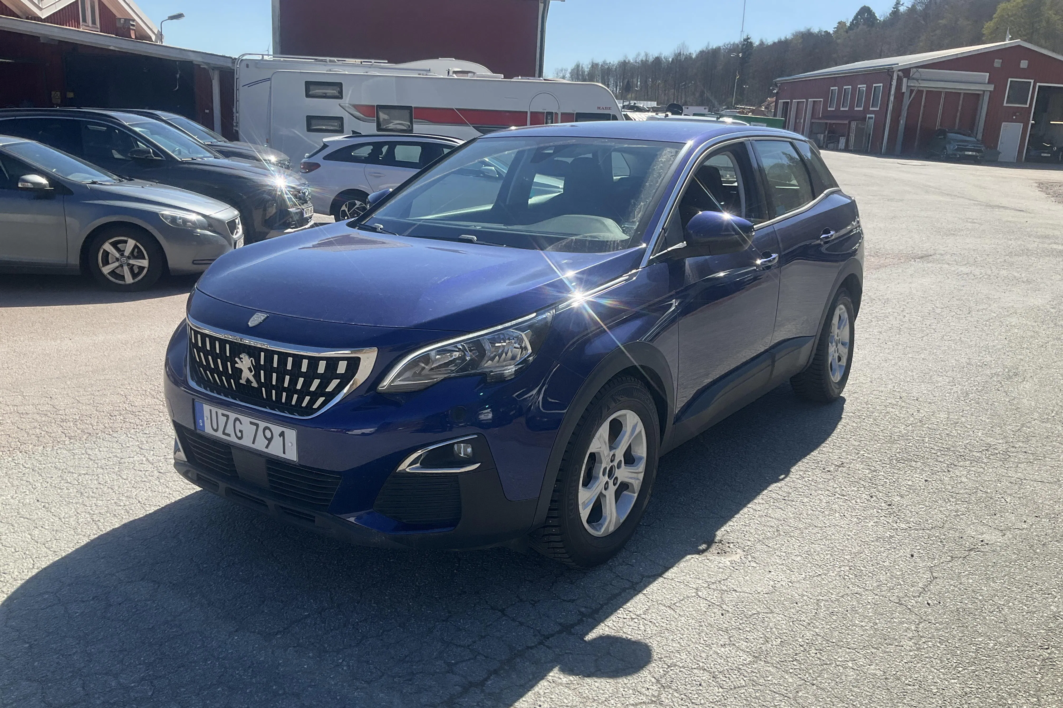 Presentationsfoto 1 av 11: Peugeot 3008 1.6 BlueHDi (120hk) - 17 666 mil - Automat - blå - 2016