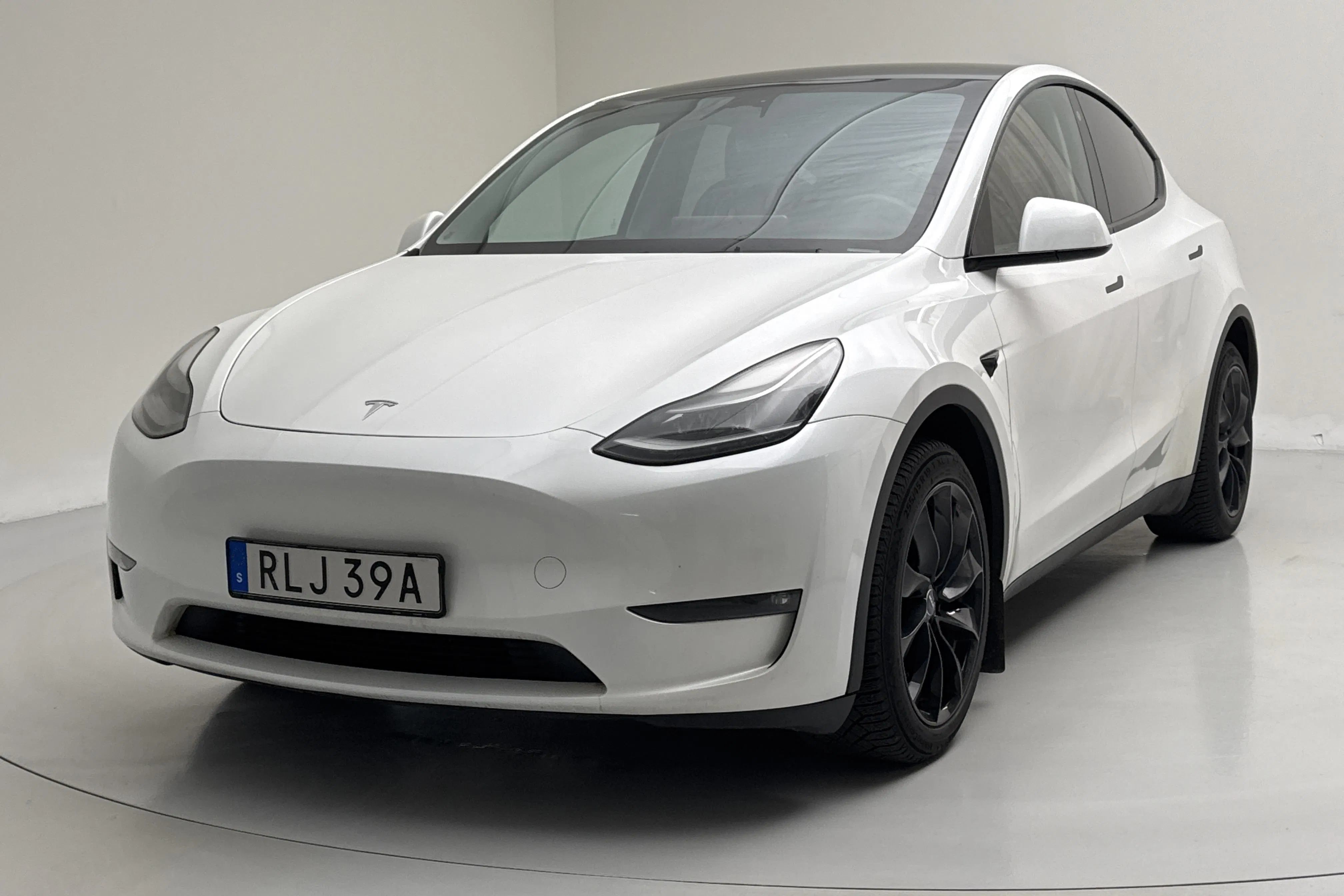 Tesla Model Y Long Range Dual Motor AWD