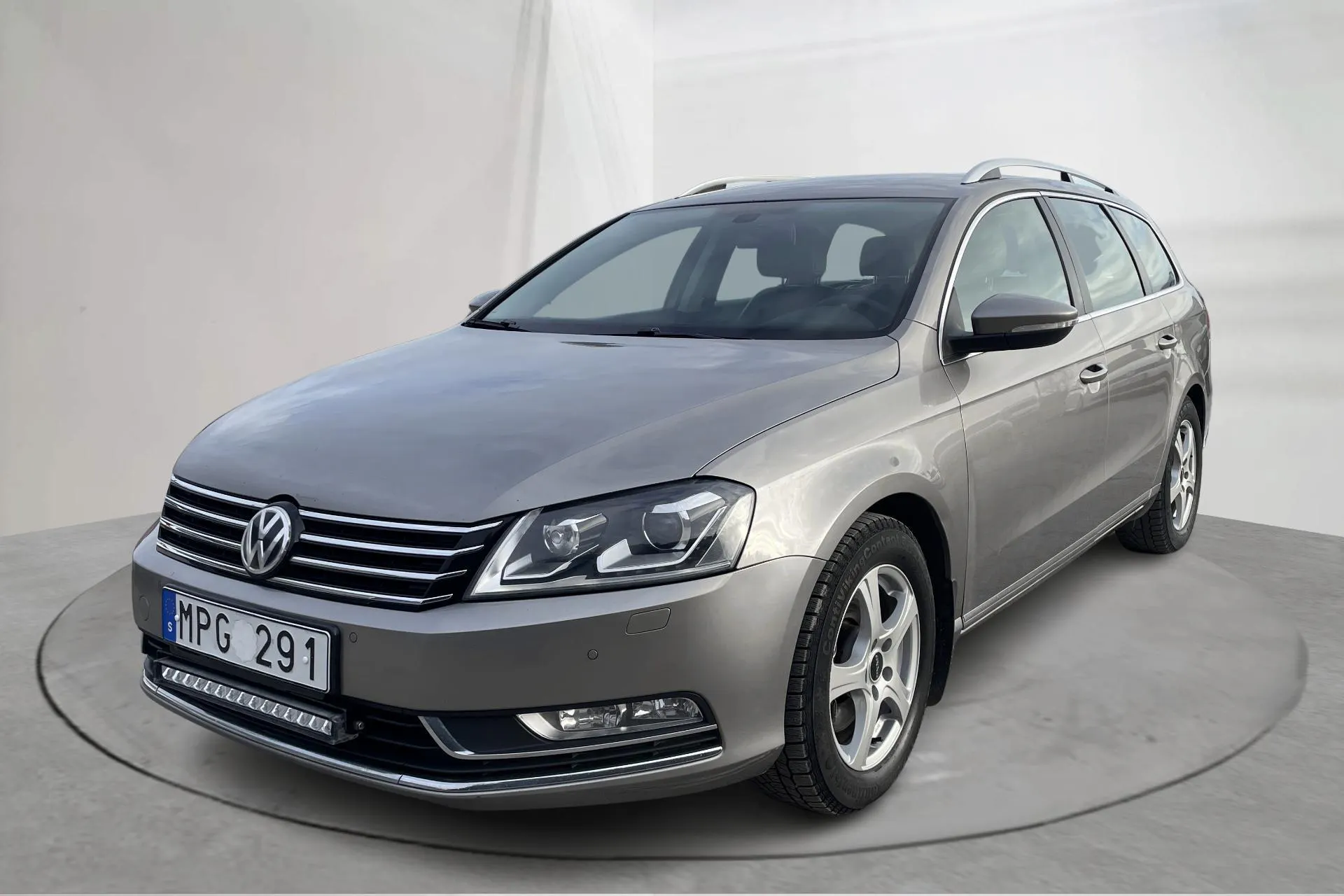Presentation photo 1 of 19: VW Passat 2.0 TDI BlueMotion Technology Variant 4Motion (177hk) - 253 090 km - Automatic - Light Brown - 2013