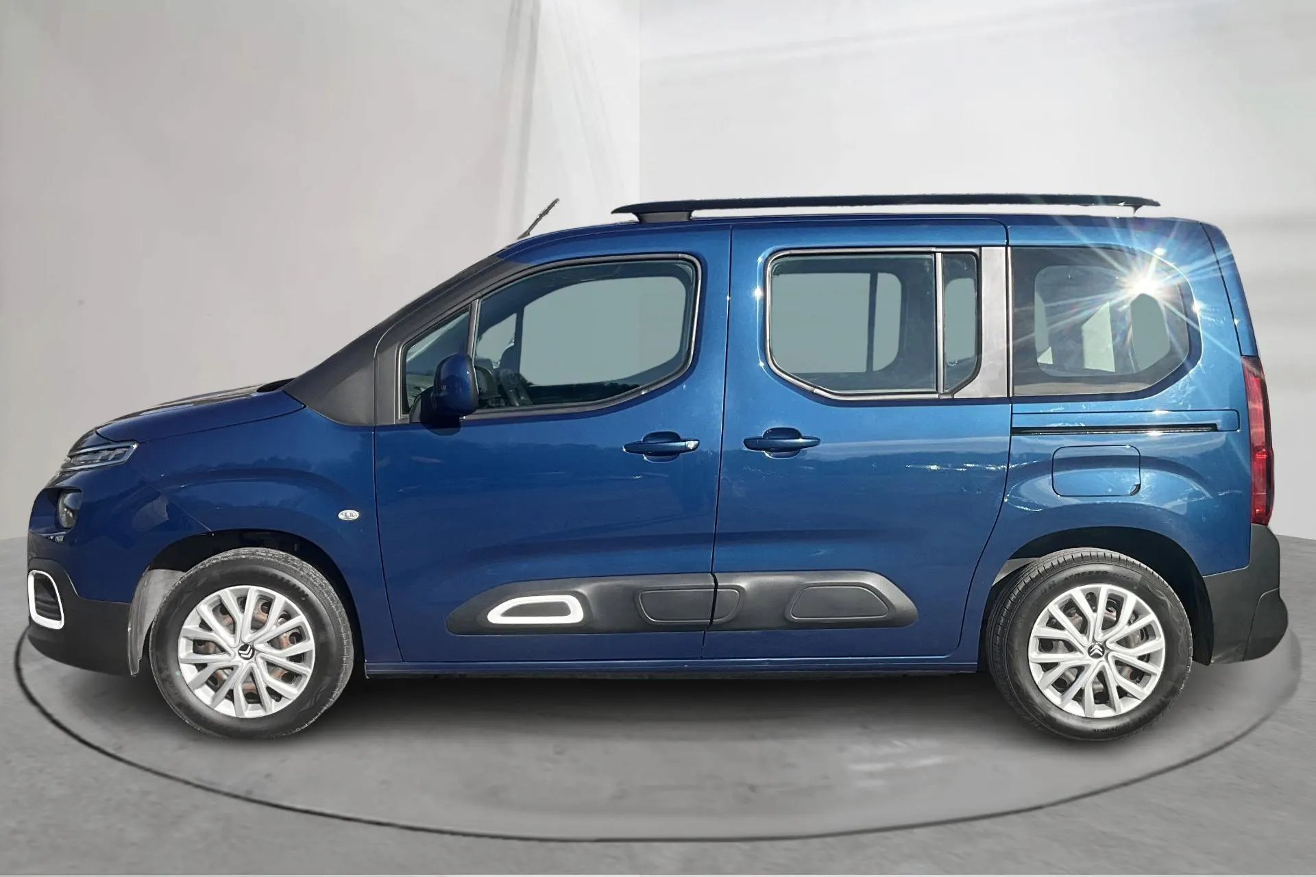 Presentation photo 2 of 14: Citroën Berlingo Multispace 1.2 Puretech (110hk) - 172 530 km - Manual - blue - 2018