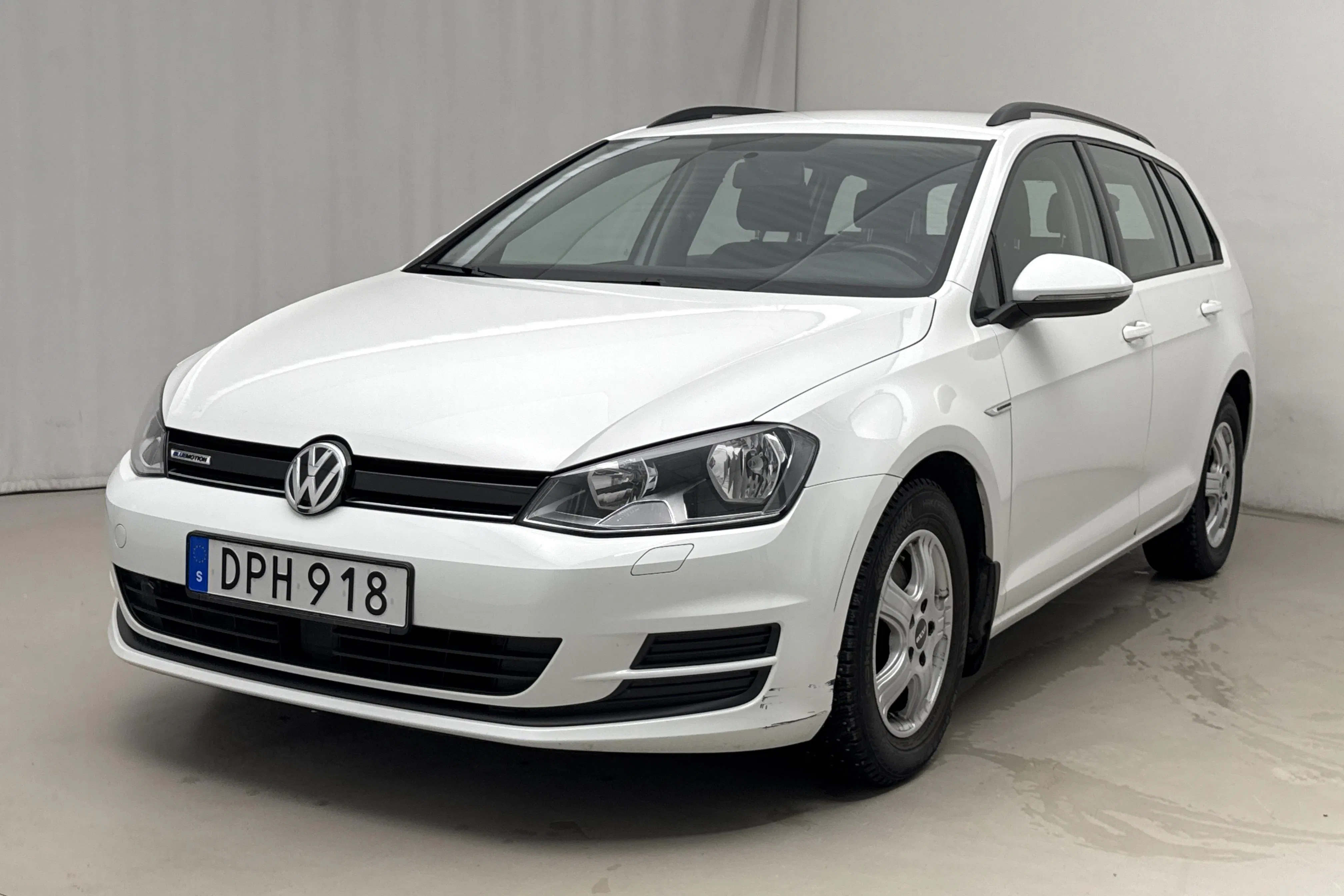 Presentation photo 1 of 15: VW Golf VII 1.4 TGI BlueMotion Sportscombi (110hk) - 75 940 km - Automatic - white - 2015
