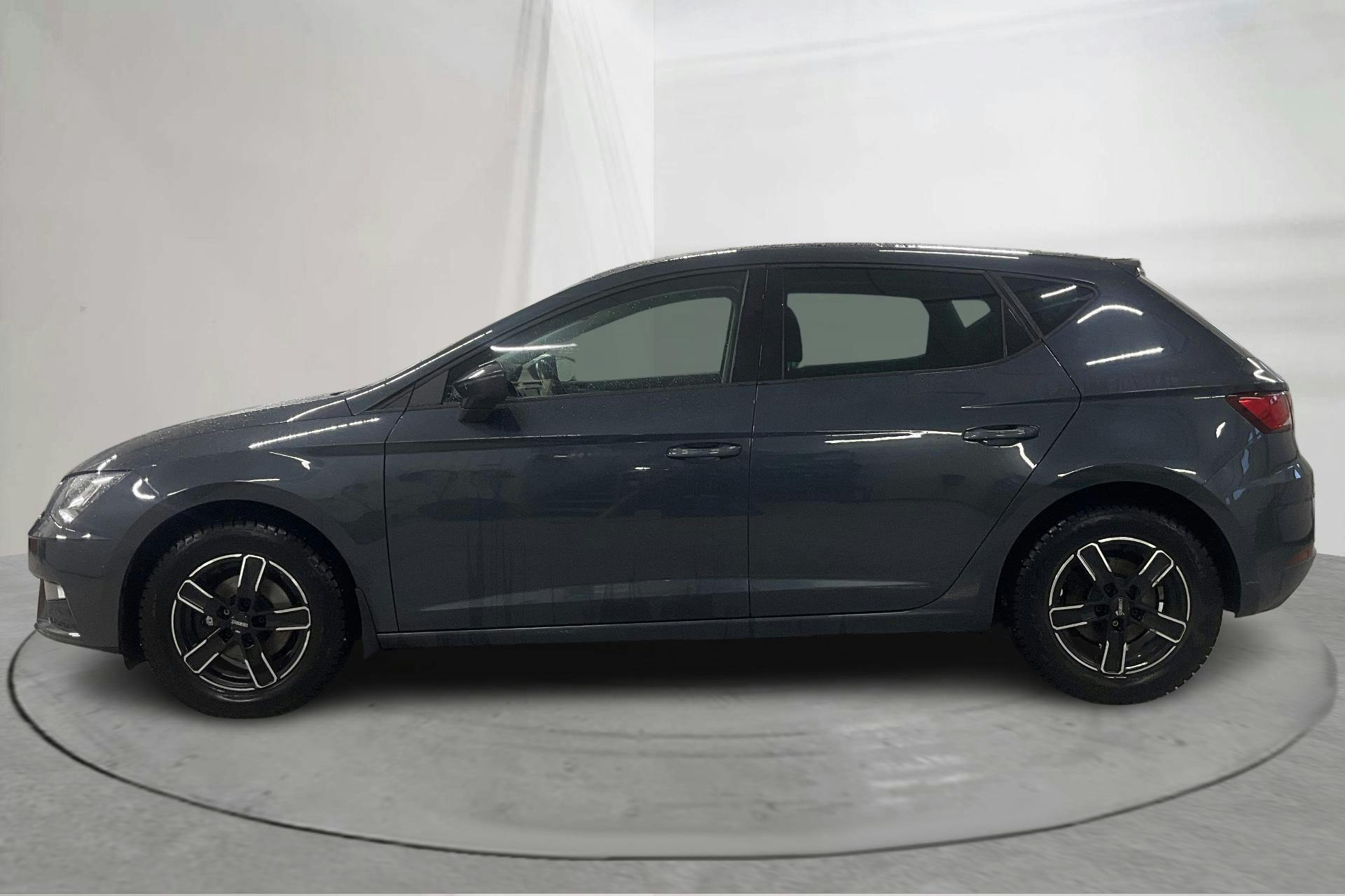 Presentationsfoto 2 av 22: Seat Leon 1.0 TSI 5dr (115hk) - 8 800 mil - Manuell - grå - 2020