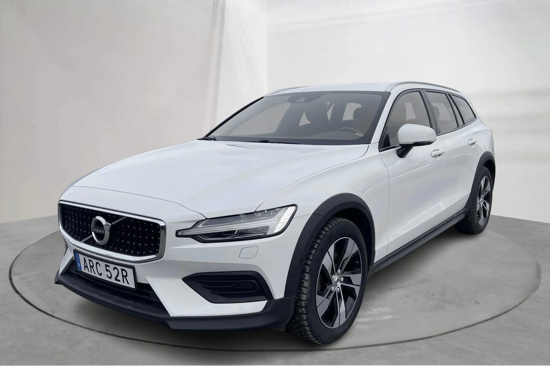 Presentationsfoto 1 av 18: Volvo V60 B4 Cross Country AWD Mildhybrid, Diesel (197hk) - 6 095 mil - Automat - vit - 2022