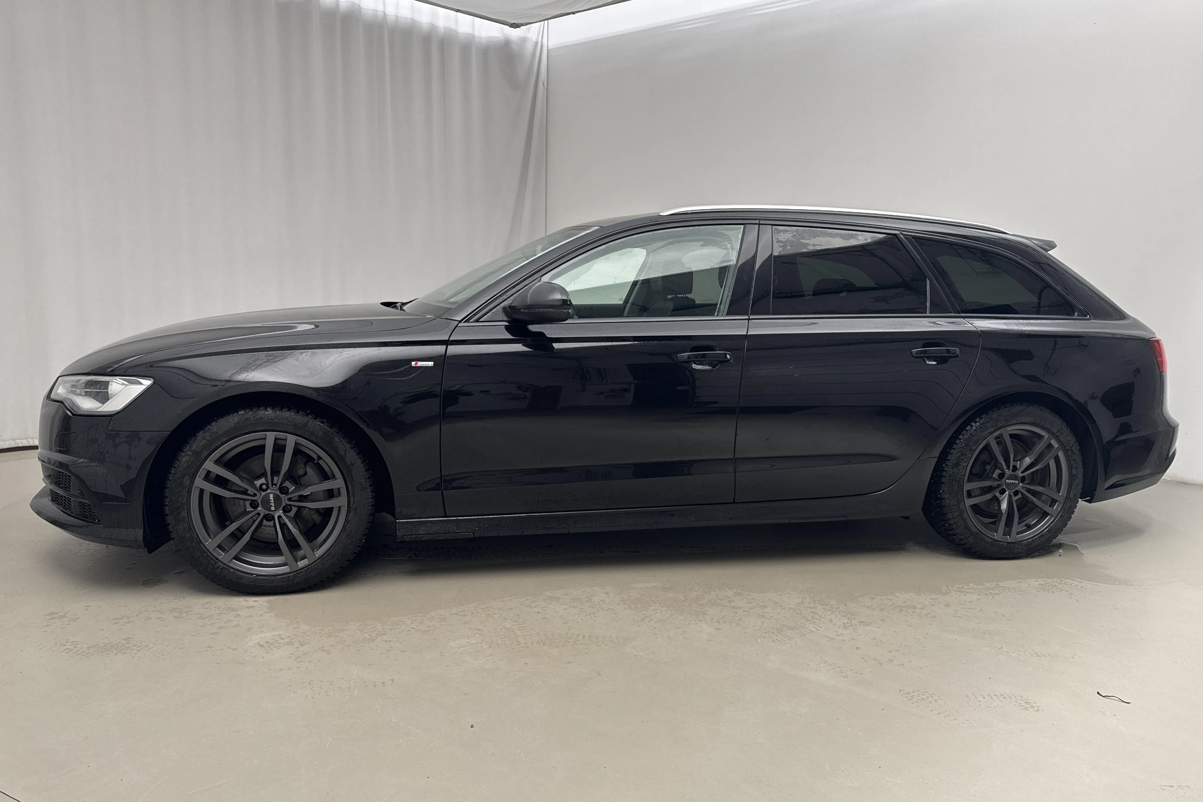 Presentation photo 2 of 17: Audi A6 2.0 TDI Avant (190hk) - 197 270 km - Automatic - black - 2017