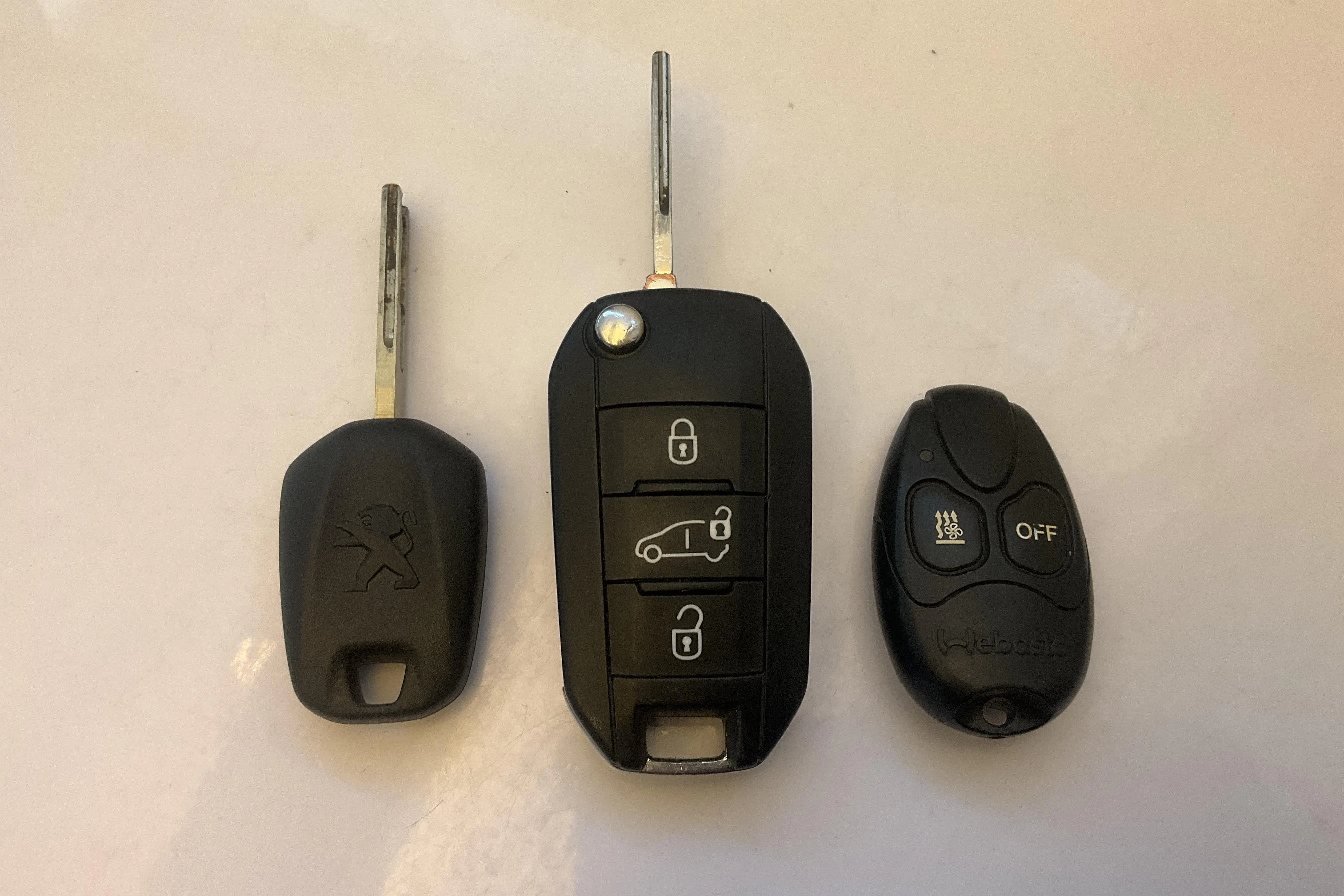 Presentationsfoto 10 av 10: Peugeot Partner 1.5 HDI Skåp (75hk) - 13 947 mil - Manuell - vit - 2020