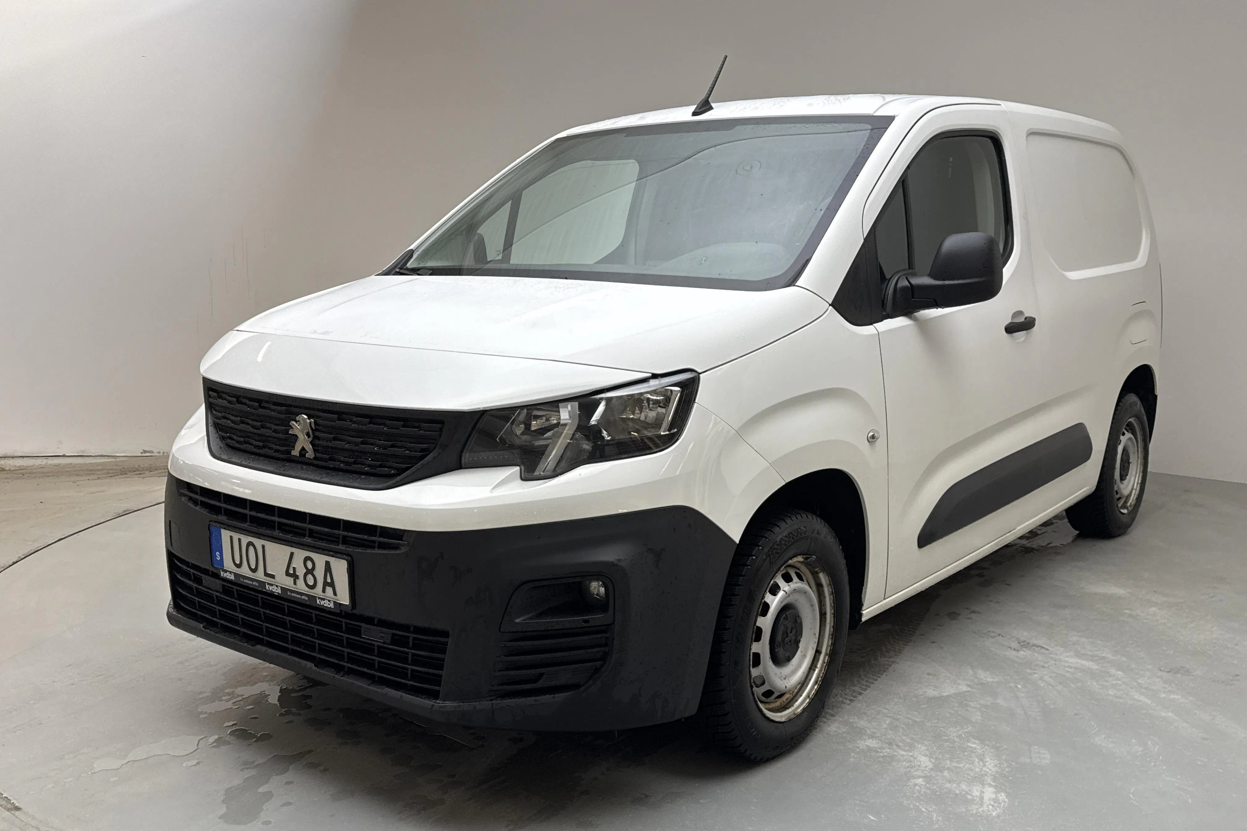 Presentationsfoto 1 av 10: Peugeot Partner 1.5 HDI Skåp (75hk) - 13 947 mil - Manuell - vit - 2020