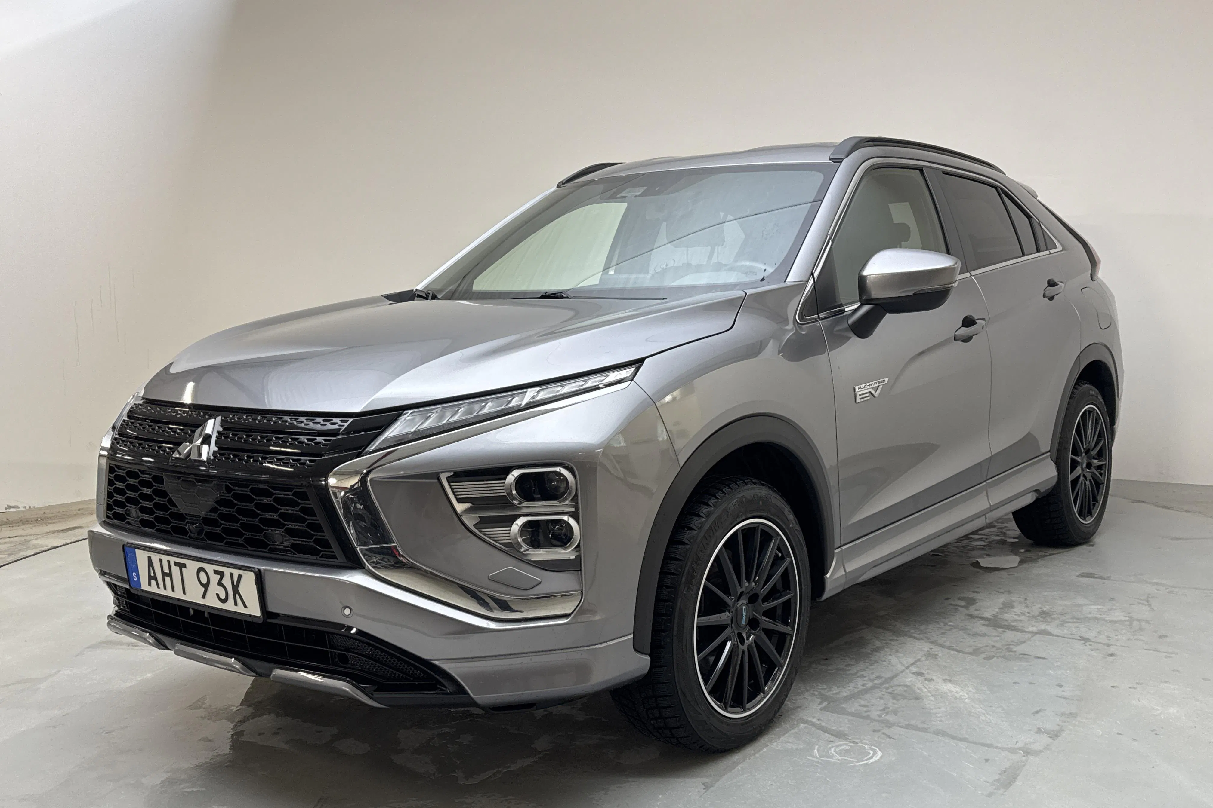 Presentationsfoto 1 av 16: Mitsubishi Eclipse Cross 2.4 PHEV 4WD (185hk) - 5 499 mil - Automat - grå - 2021