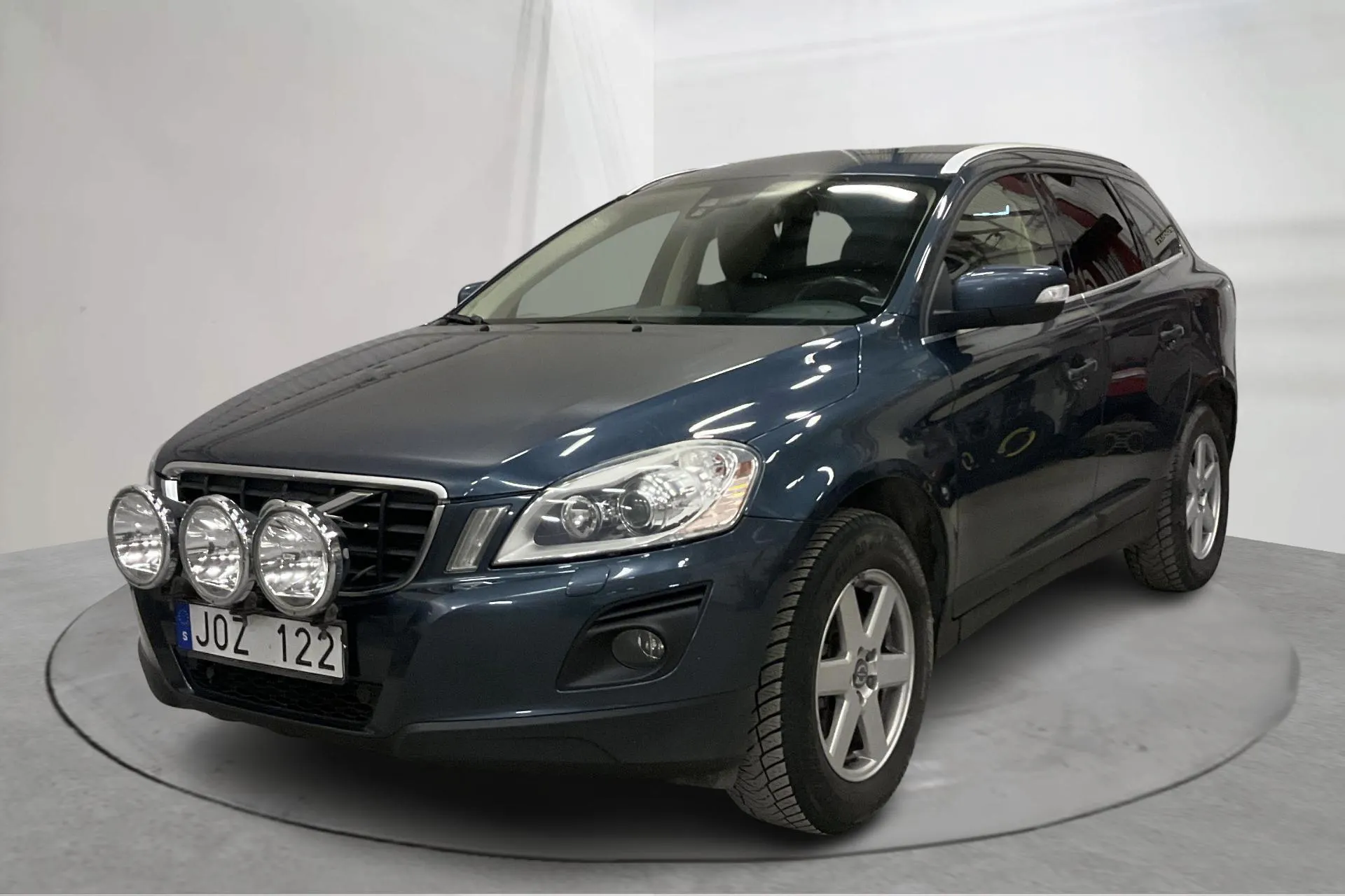 Presentationsfoto 1 av 17: Volvo XC60 D5 AWD (185hk) - 27 515 mil - Manuell - blå - 2009